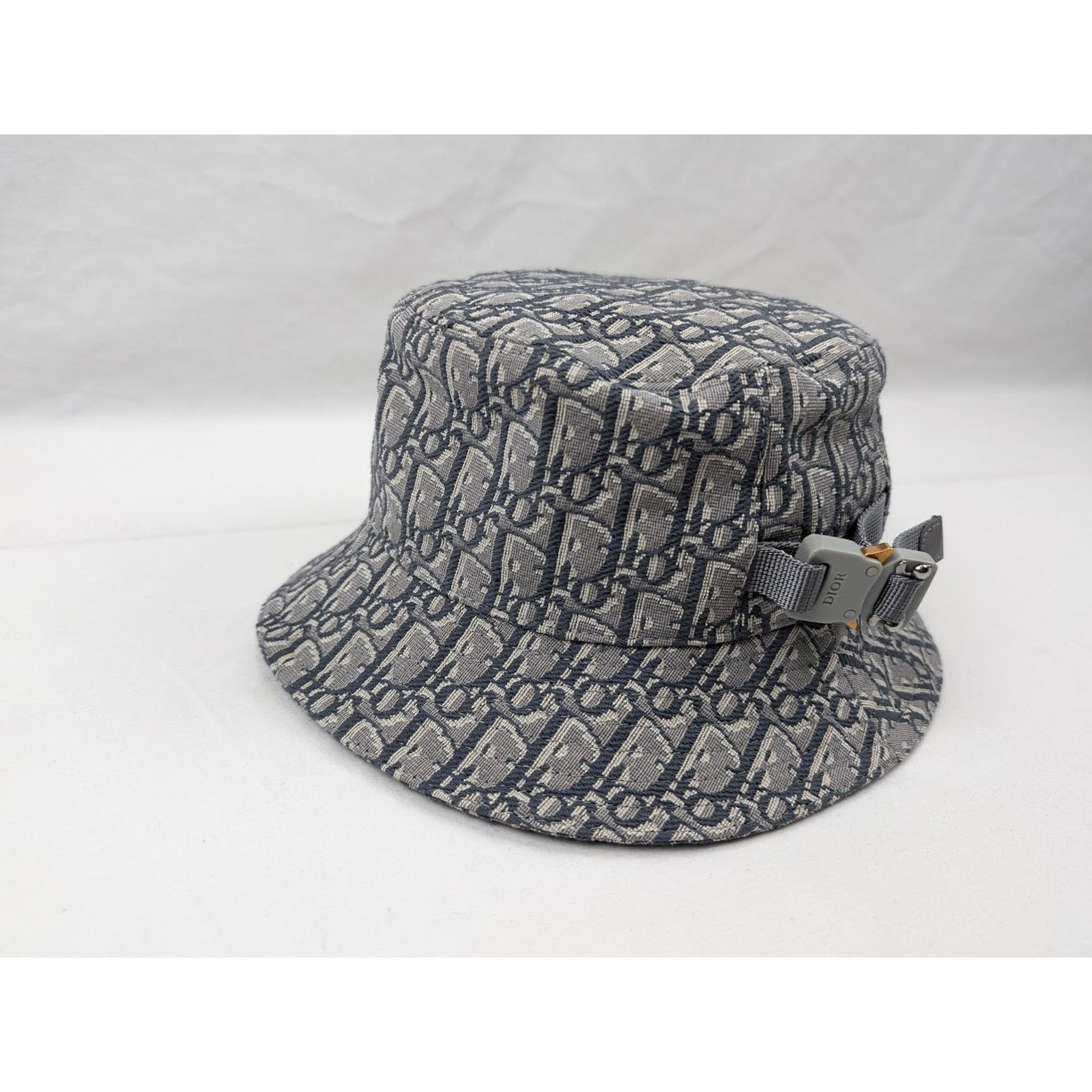 o1rshd1 Size: M / M. Woven Hat / Cap in Multicolor