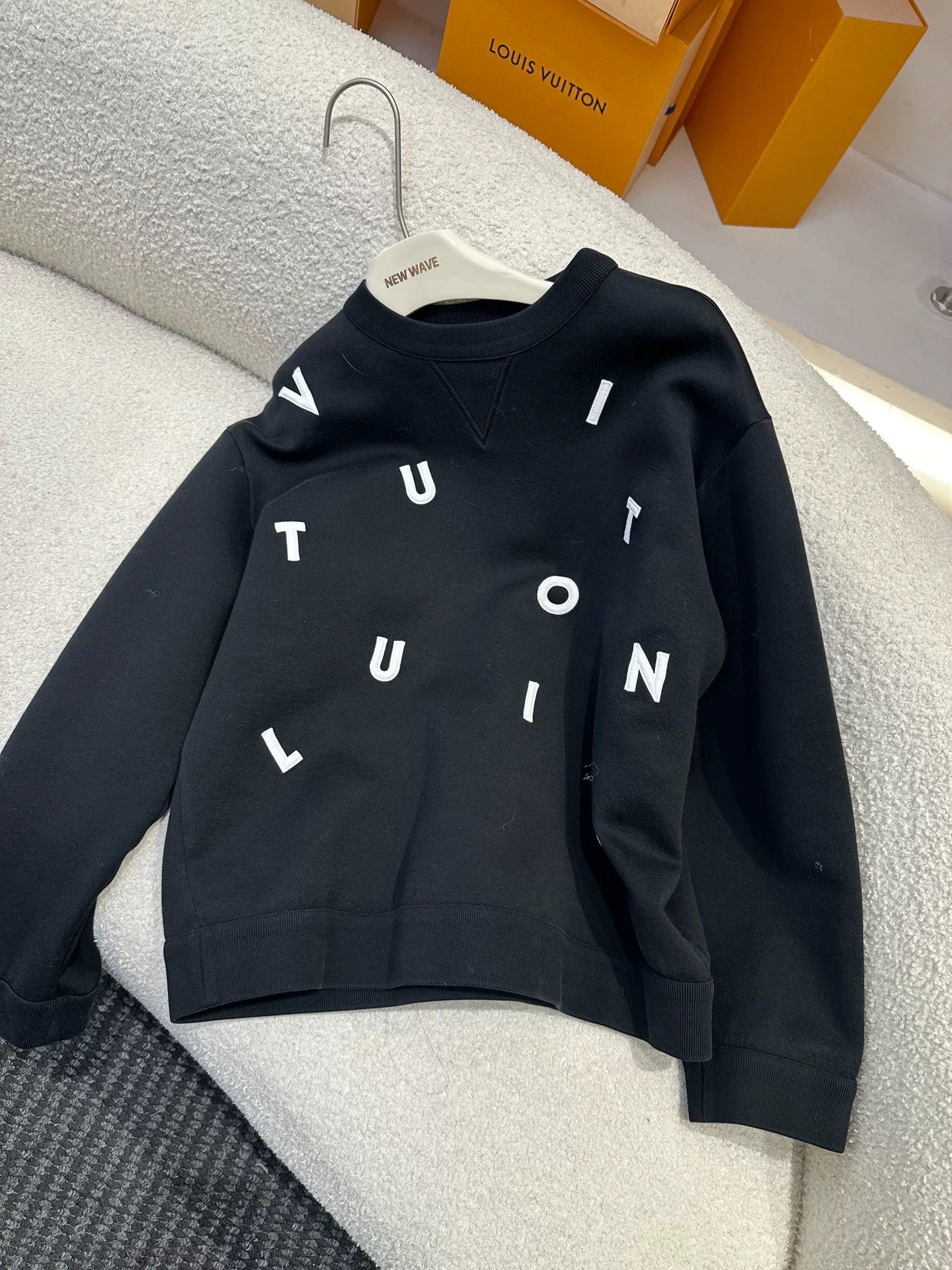 Louis Vuitton Louis Vuitton Black Letter Print Sweatshirt XXL Size US XXL / EU 58 / 5 - 1 Thumbnail