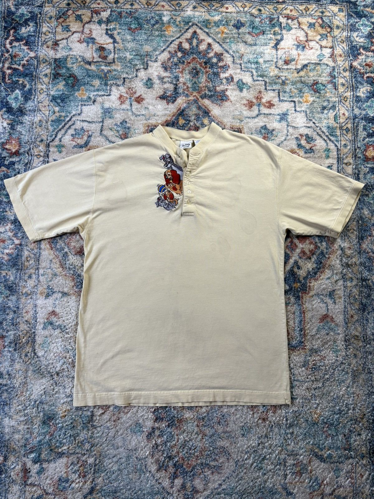 Disney Vintage Disney Lady And The Tramp Henley T-shirt Size XL Size US XL / EU 56 / 4 - 1 Thumbnail