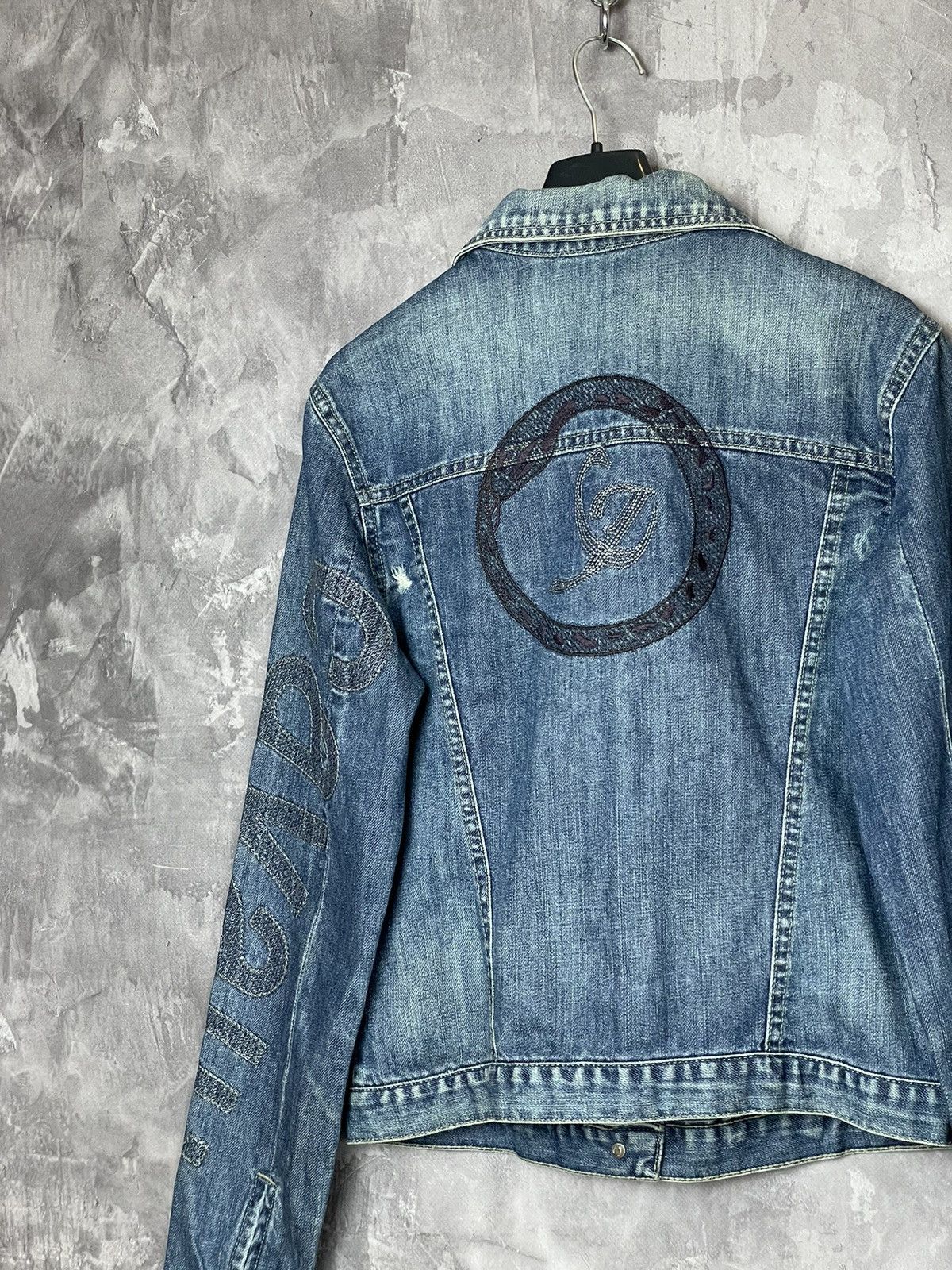 Just Cavalli × Roberto Cavalli × Vintage Vintage Roberto Cavalli Denim Jacket 90s Embroidered Size L / US 10 / IT 46 - 11 Thumbnail