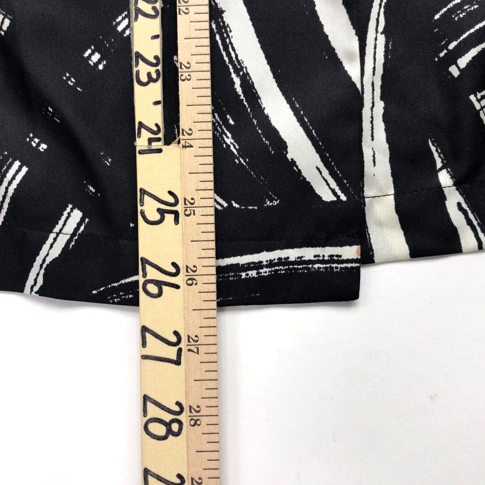 Vintage Chico's 100% Silk Open Front Tie Women's Long Sleeve Black Shirt Blouse V-Neck Geometric Shirt Size XS / US 0-2 / IT 36-38 - 6 Thumbnail