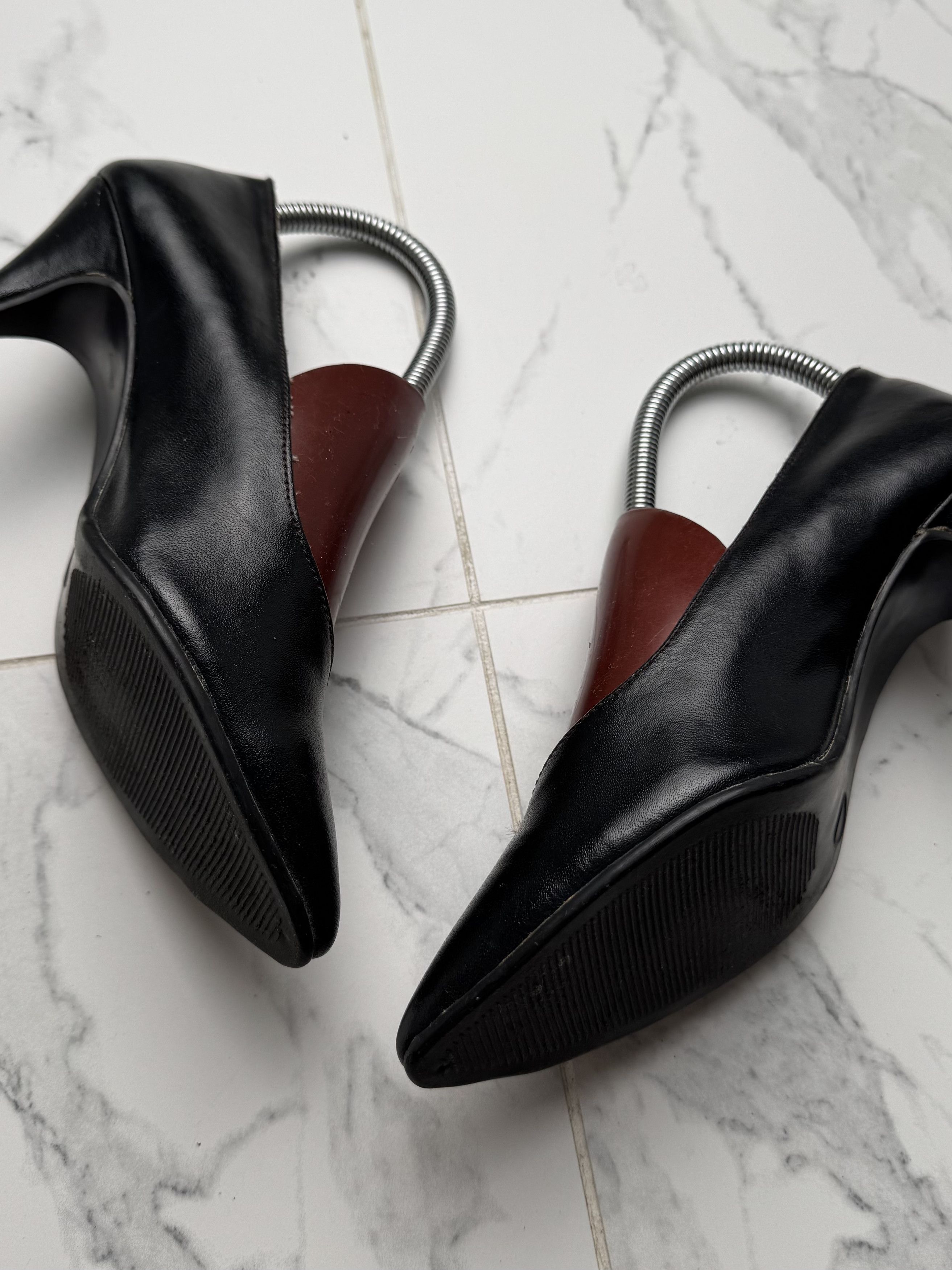 Vintage Vintage Leather Kitten Heel Pumps Pointed Toe Office Shoes Size US 6 / IT 36 - 5 Thumbnail