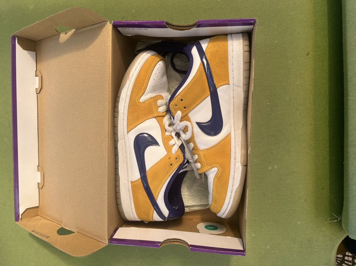 Nike SB Nike sb dunk low laser orange Size US 8.5 / EU 41-42 - 2 Thumbnail