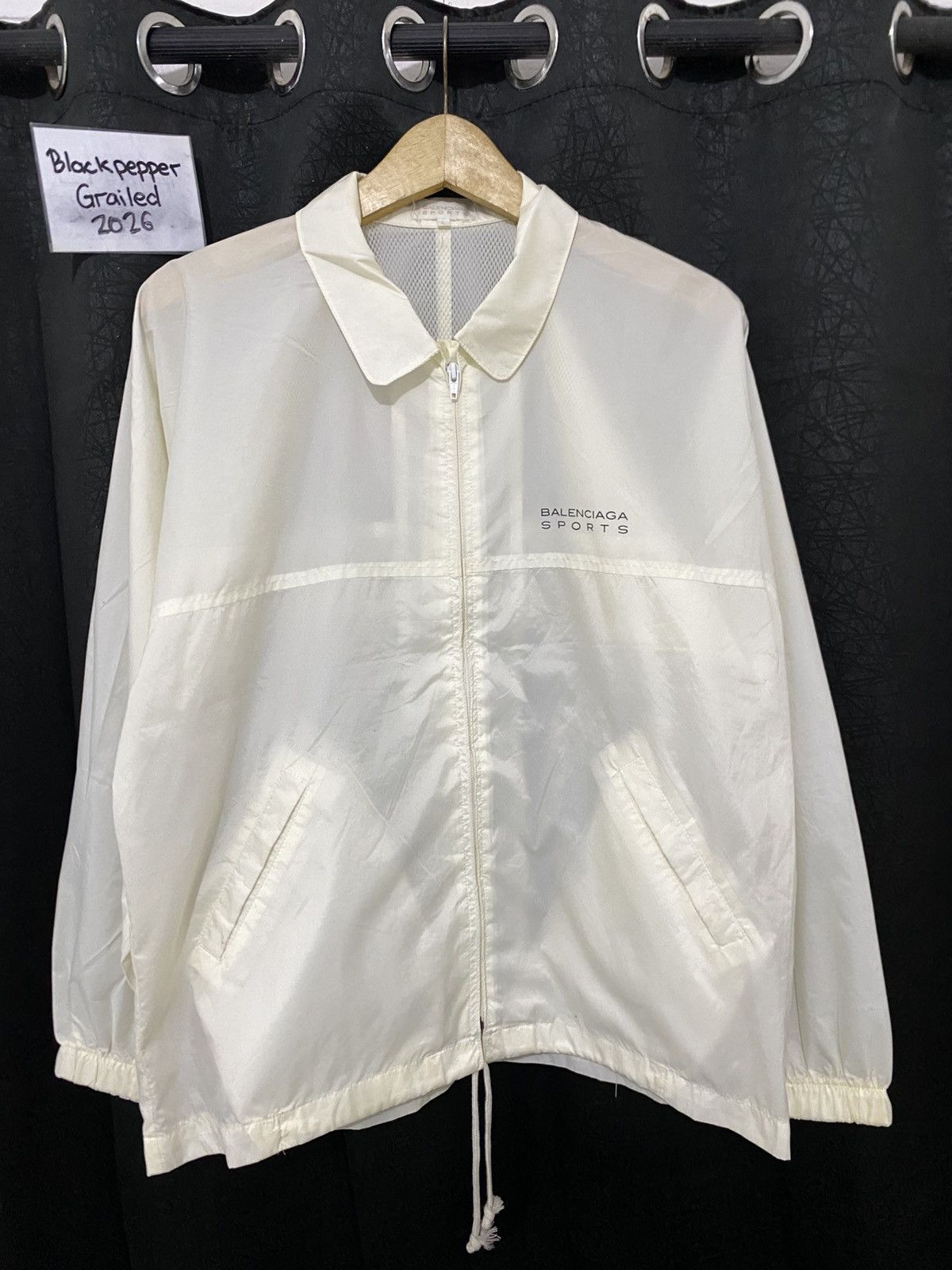 Balenciaga Finallll❤️‍🔥❤️‍🔥❤️‍🔥❤️‍🔥Vintage Balenciaga Sport Light Jacket Size US L / EU 52-54 / 3 - 1 Thumbnail