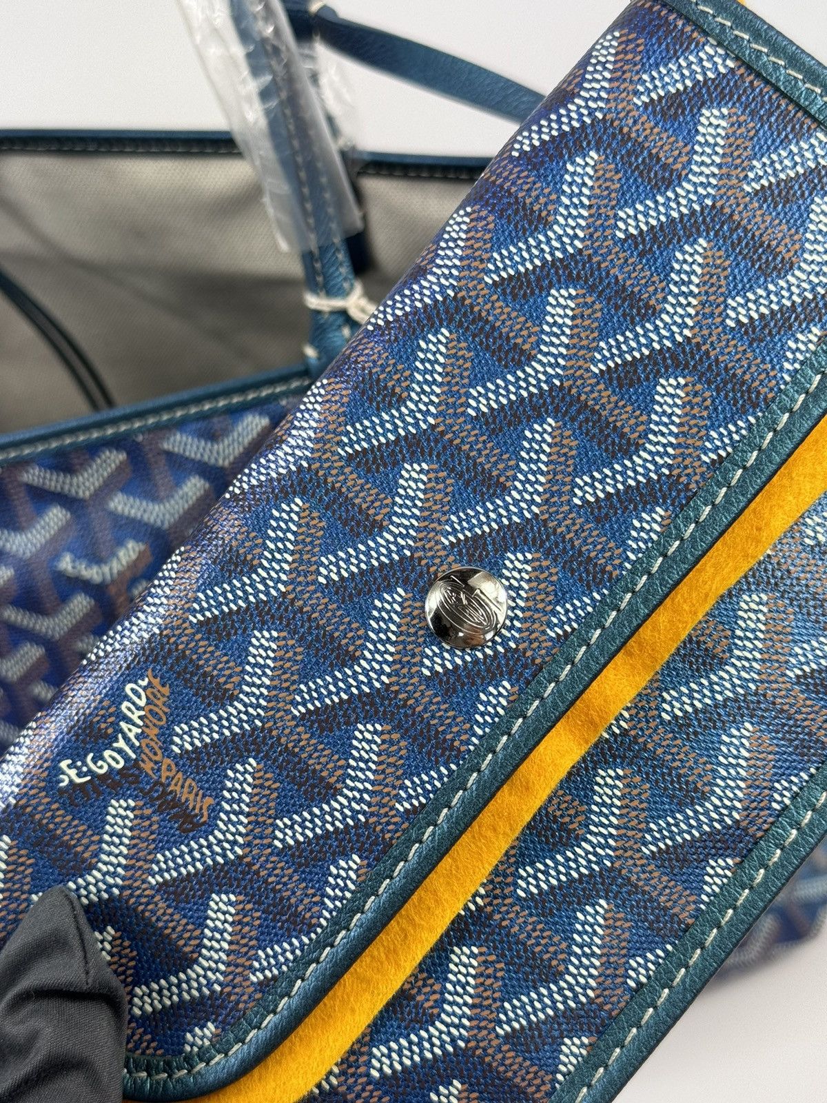 Goyard SAINT LOUIS PM LIMITED EDITION IRIDESCENT BLUE BAG Size ONE SIZE - 5 Thumbnail
