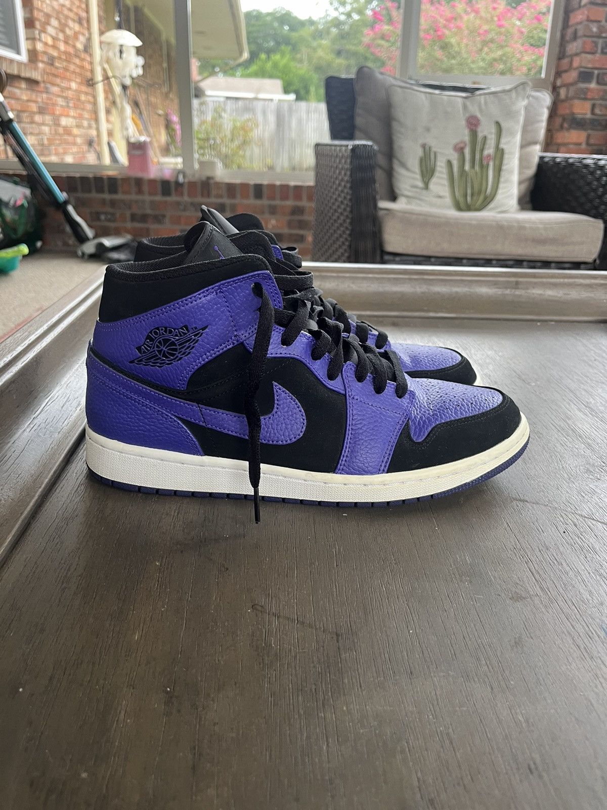 Jordan Brand Jordan 1 Mid Dark Concord Size US 10.5 / EU 43-44 - 1 Thumbnail