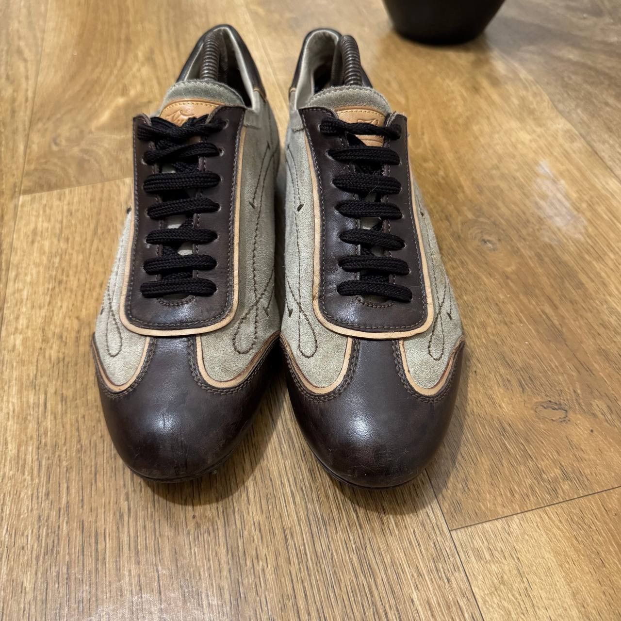 Louis Vuitton LOUIS VUITTON SUEDE LEATHER LV LOGO SNEAKERS Size US 8 / EU 41 - 2 Thumbnail
