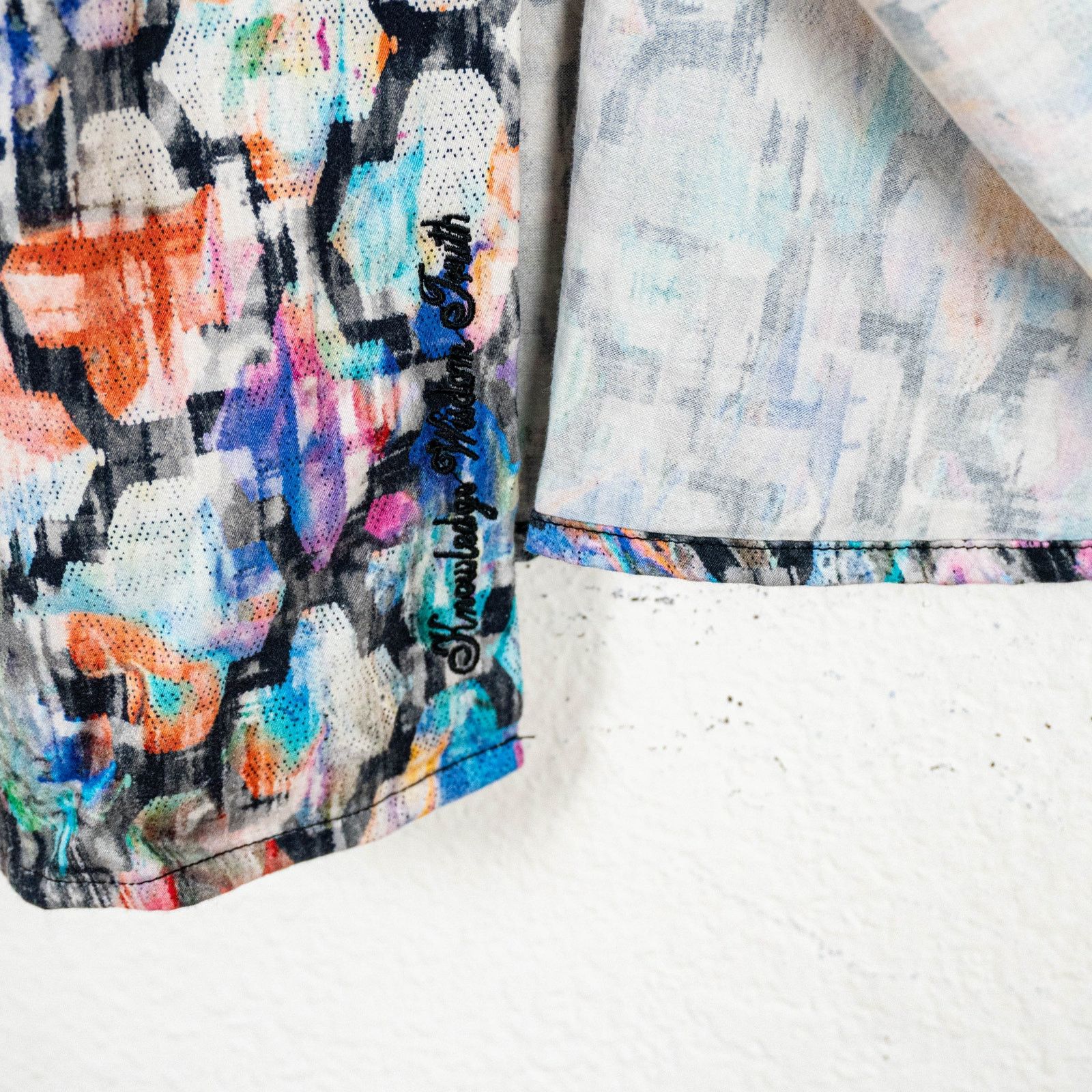Robert Graham Robert Graham Abstract multi color shirt Short Sleeve 2XL Size US XXL / EU 58 / 5 - 6 Thumbnail