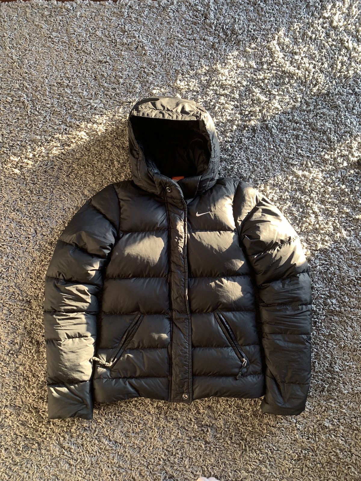 image of Nike Puffer Hooded Jacket Woman S in Black, Women's (Size Small)