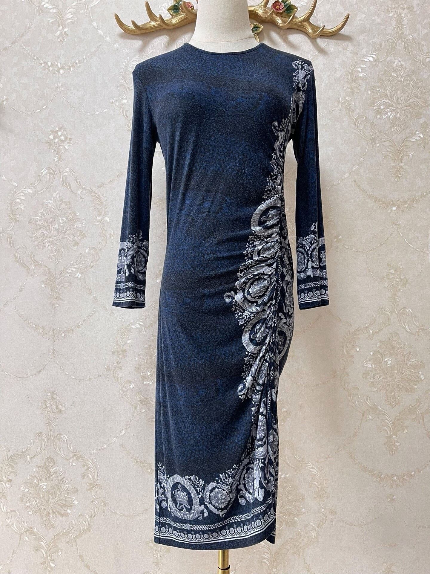 Versace Versace Runway Slim Fit Dress Size L / US 10 / IT 46 - 1 Thumbnail