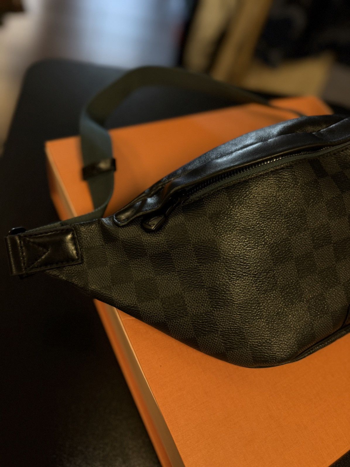 Louis Vuitton Louis Vuitton Navy Blue Discovery Belt Bag/ Cross Over 🧼 Size ONE SIZE - 6 Thumbnail