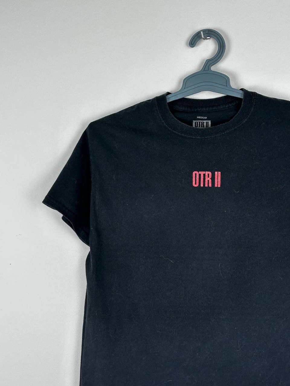 Beyonce × Jay-Z × Rap Tees Jay-Z x Beyonce OTR 2 Tour T-Shirt Size M Size US M / EU 48-50 / 2 - 3 Thumbnail