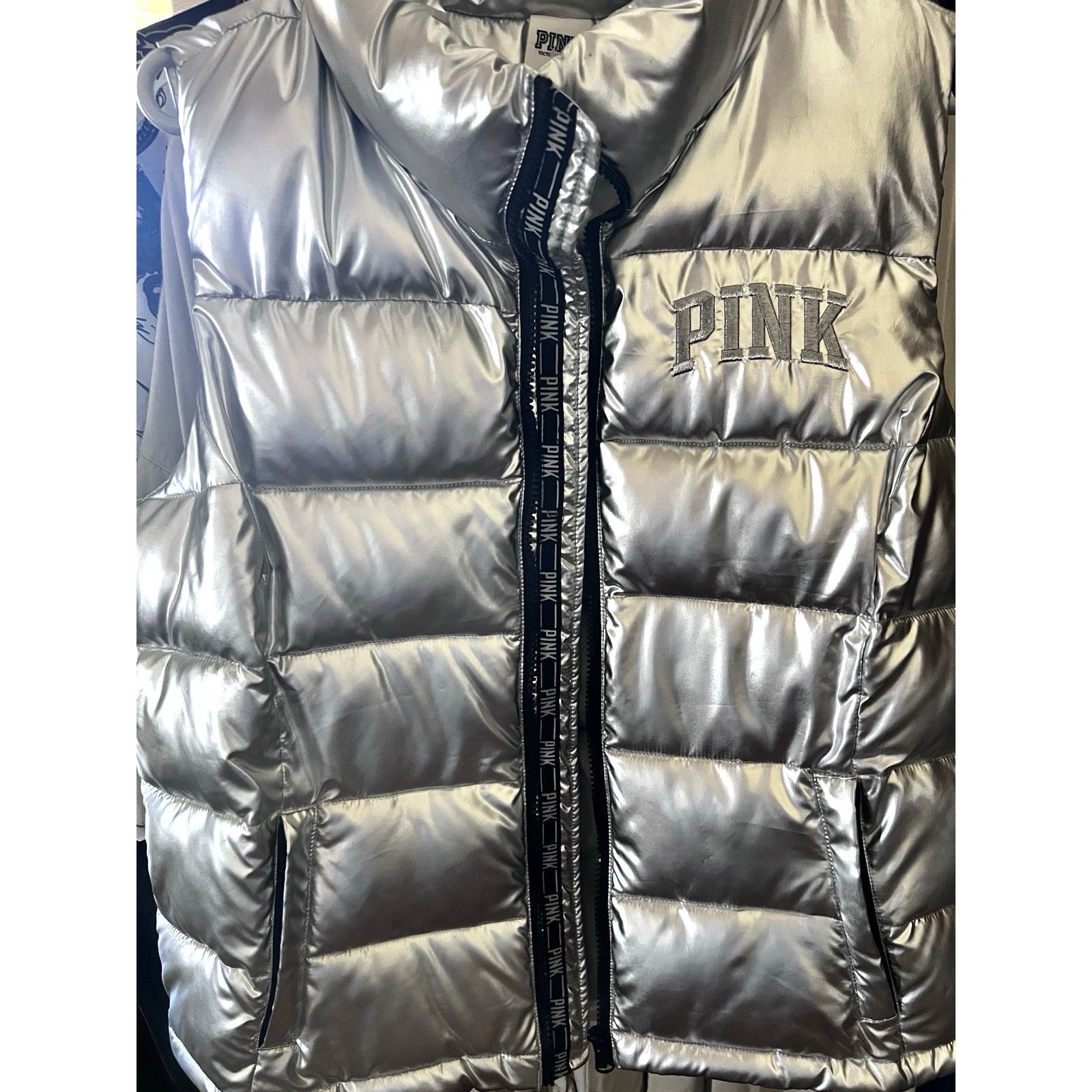 Victoria's Secret Victorias Secret Metallic Silver Zip Up Puffer Vest Jacket L Size L / US 10 / IT 46 - 6 Thumbnail