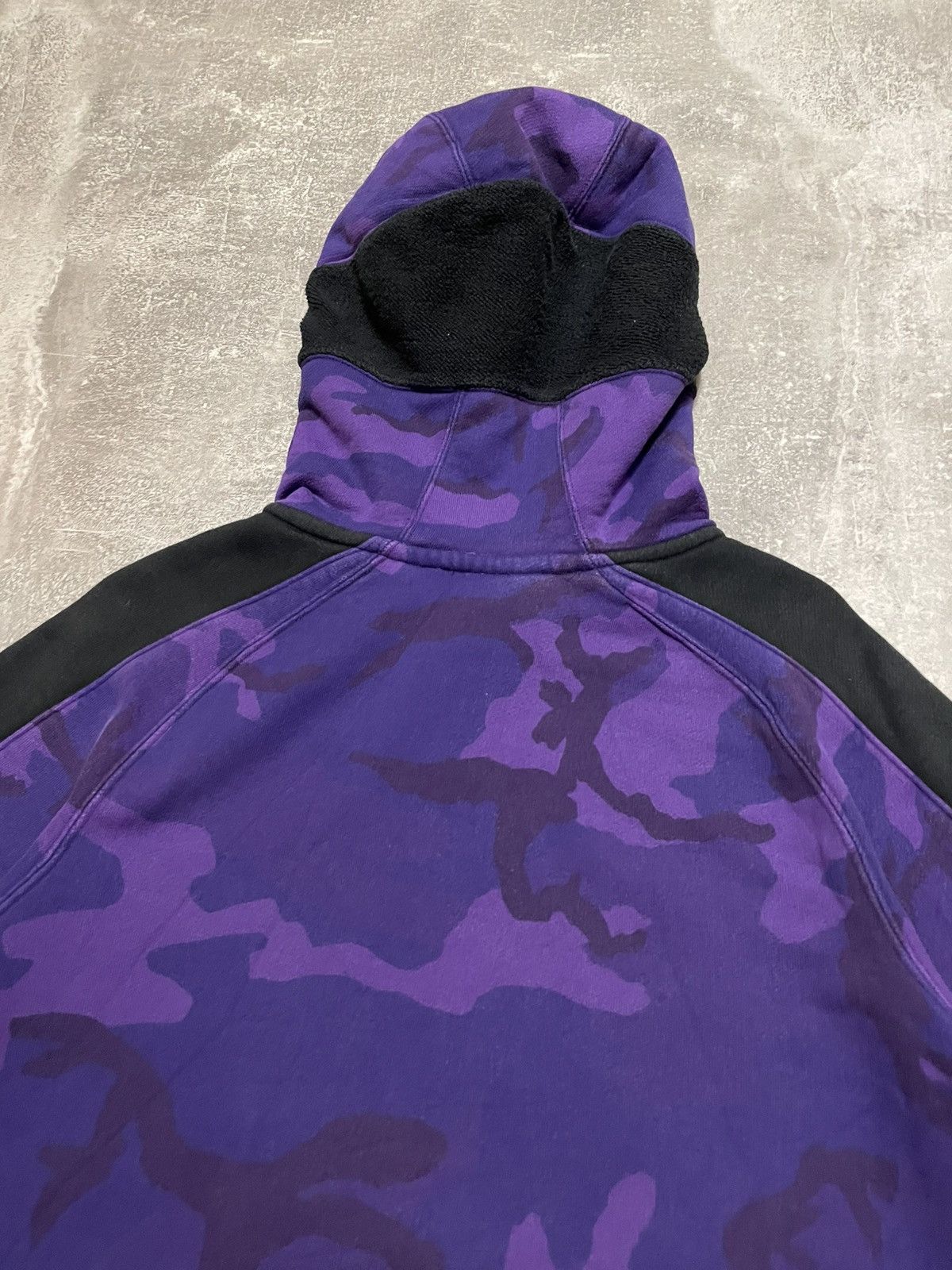 NBA × Nike Vintage Nike NBA LA Lakers Lebron Hoodie Purple Camo Size US M / EU 48-50 / 2 - 14 Thumbnail