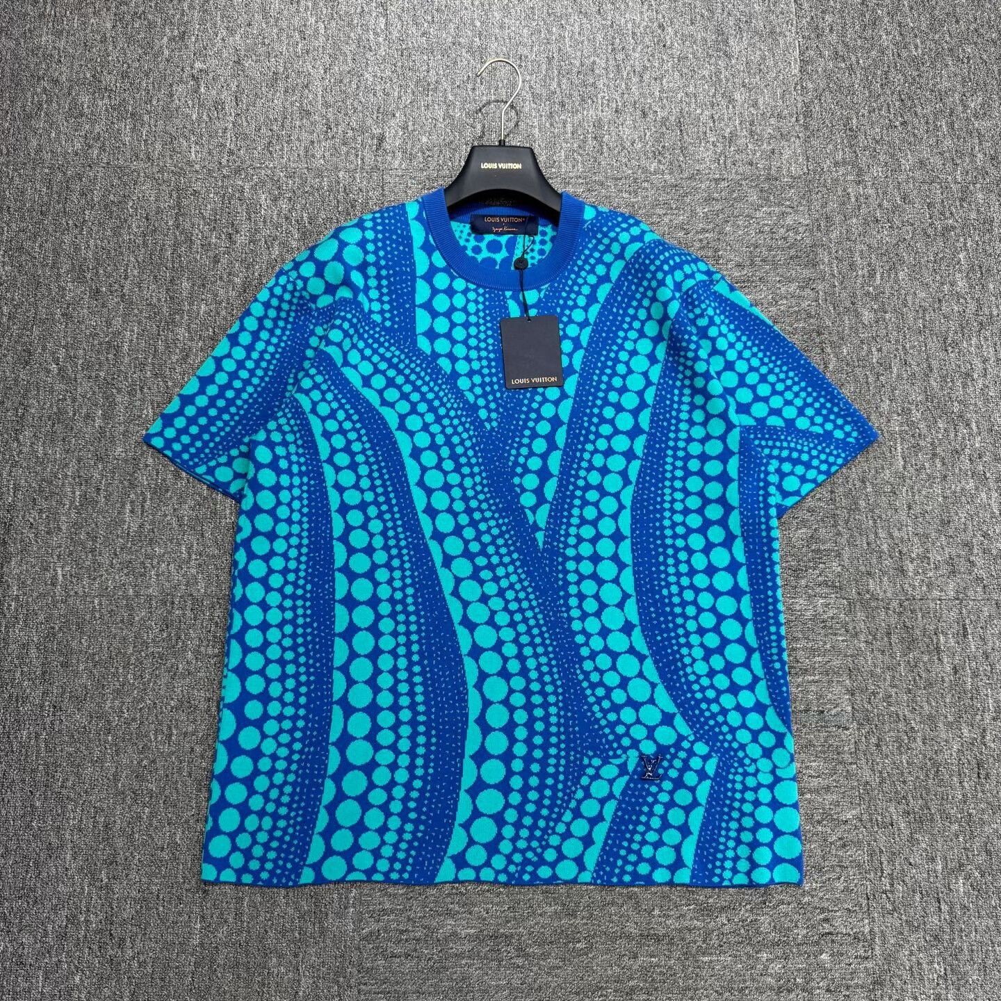 Louis Vuitton louis vuitton blue dot knit short sleeve Size US L / EU 52-54 / 3 - 1 Thumbnail