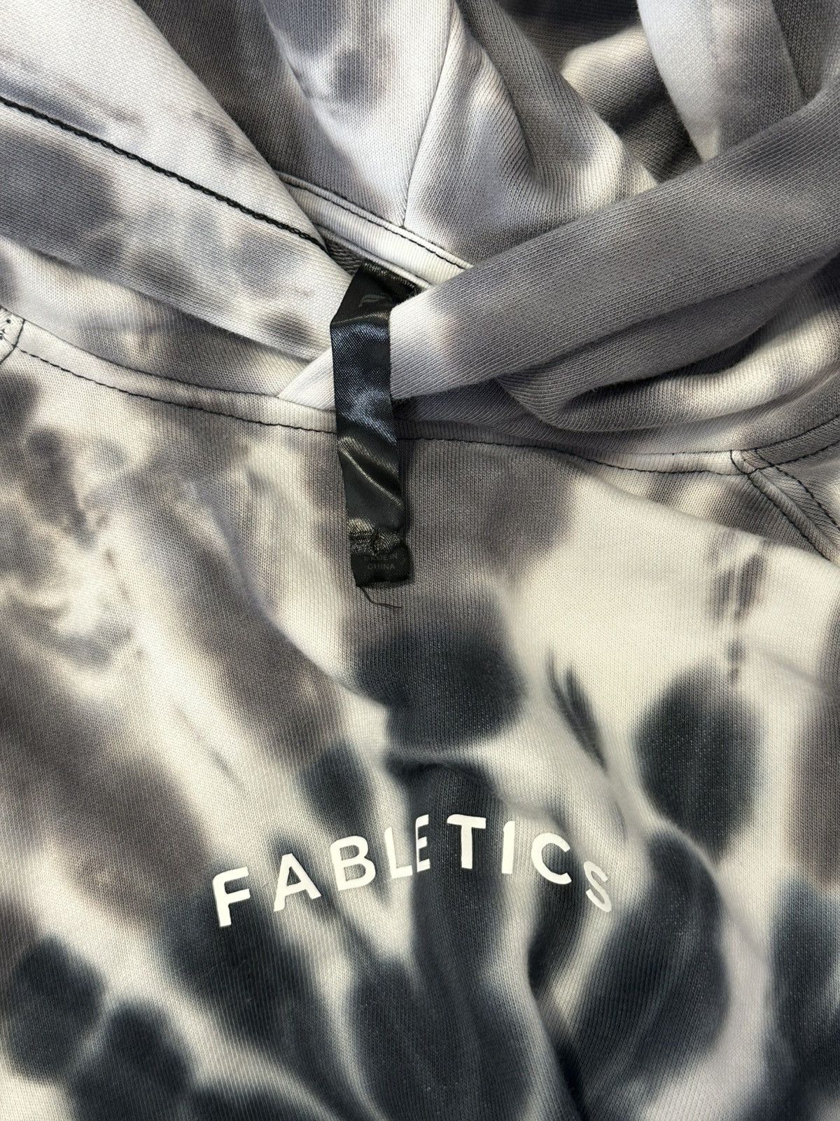 Fabletics Fabletics hoodie size large Size US L / EU 52-54 / 3 - 3 Thumbnail