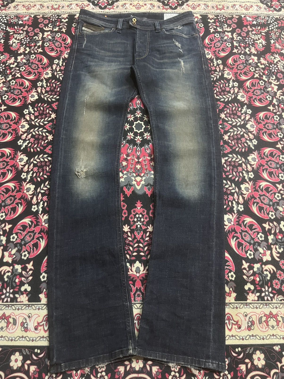 Diesel Black Gold Vintage Diesel “Viker-R-Box” Regular Straight Distress Jeans Size US 31 - 1 Thumbnail
