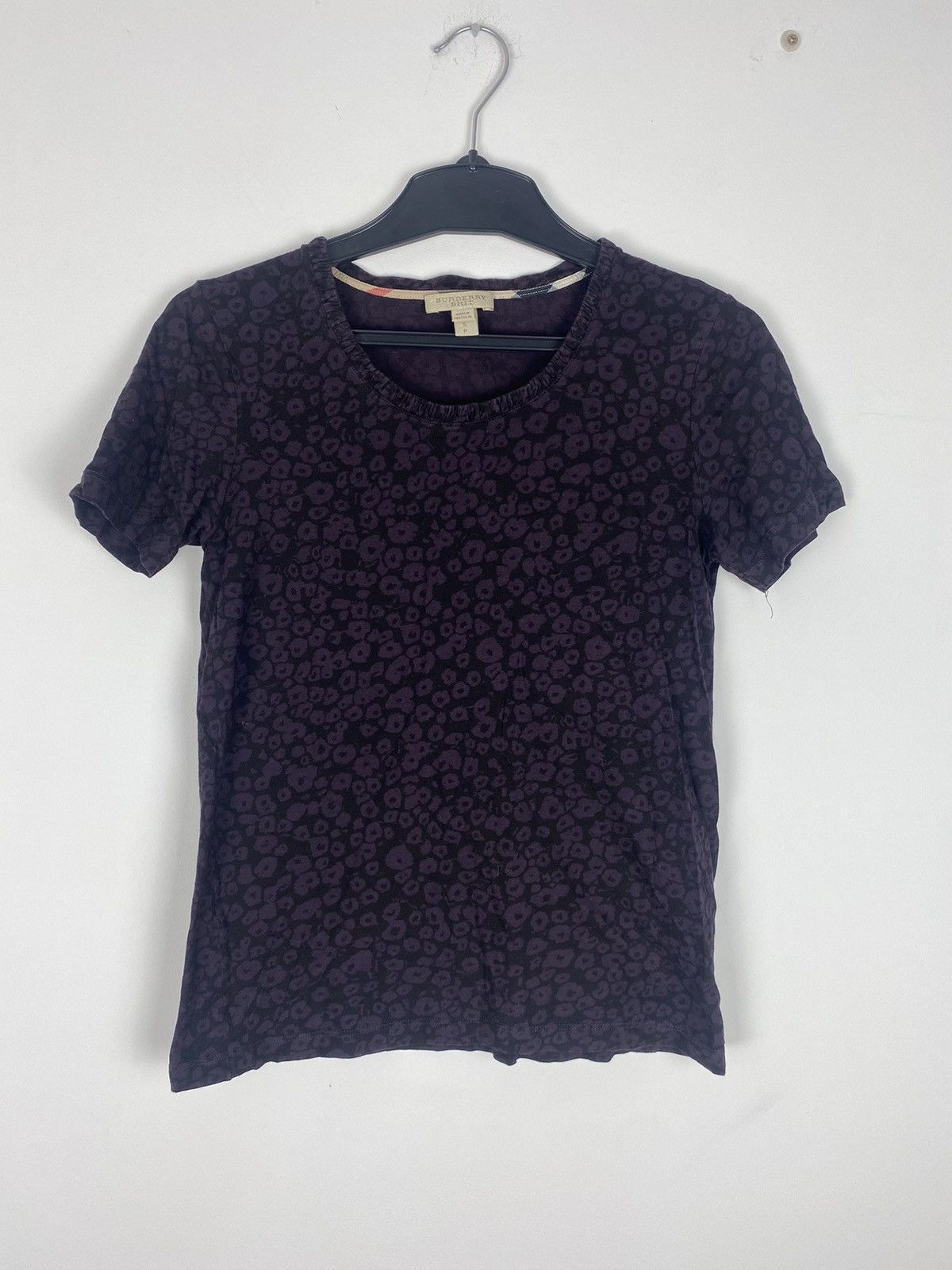 Burberry Burberry Brit Purple Leopard Print S T-Shirt y2k rare Size S / US 4 / IT 40 - 1 Thumbnail