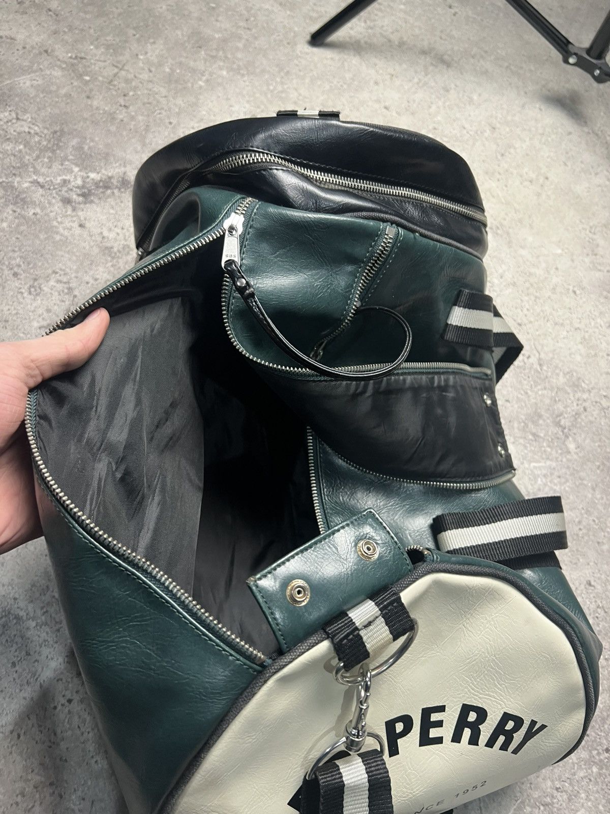 Fred Perry 💥Fred Perry vintage leather bag‼️ Size ONE SIZE - 8 Thumbnail