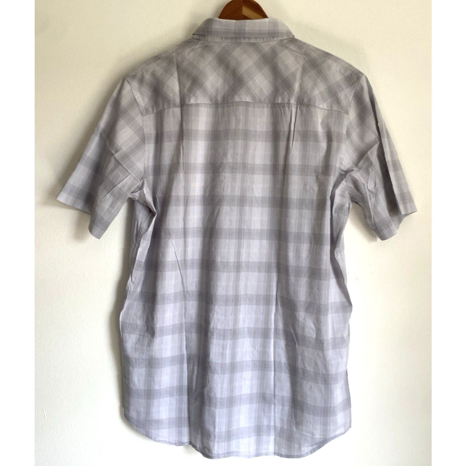 TravisMathew Travis Mathew Men's Cash or Check Short Sleeve Button-Up Shirt Plaid Sz L Size US L / EU 52-54 / 3 - 4 Thumbnail