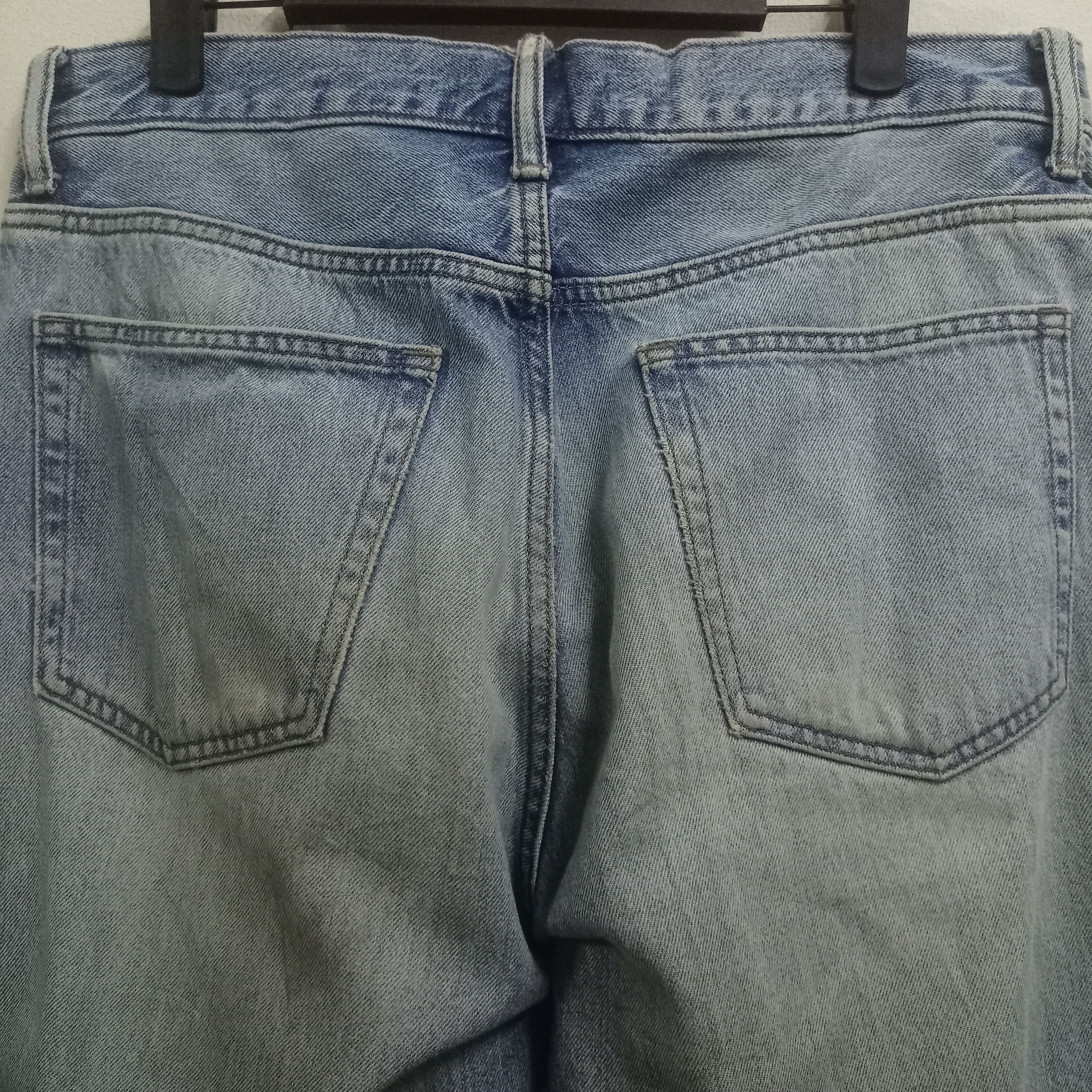 Uniqlo Vintage Japanese Uniqlo Blue Wash Distressed Loose Jeans Size US 34 / EU 50 - 8 Thumbnail