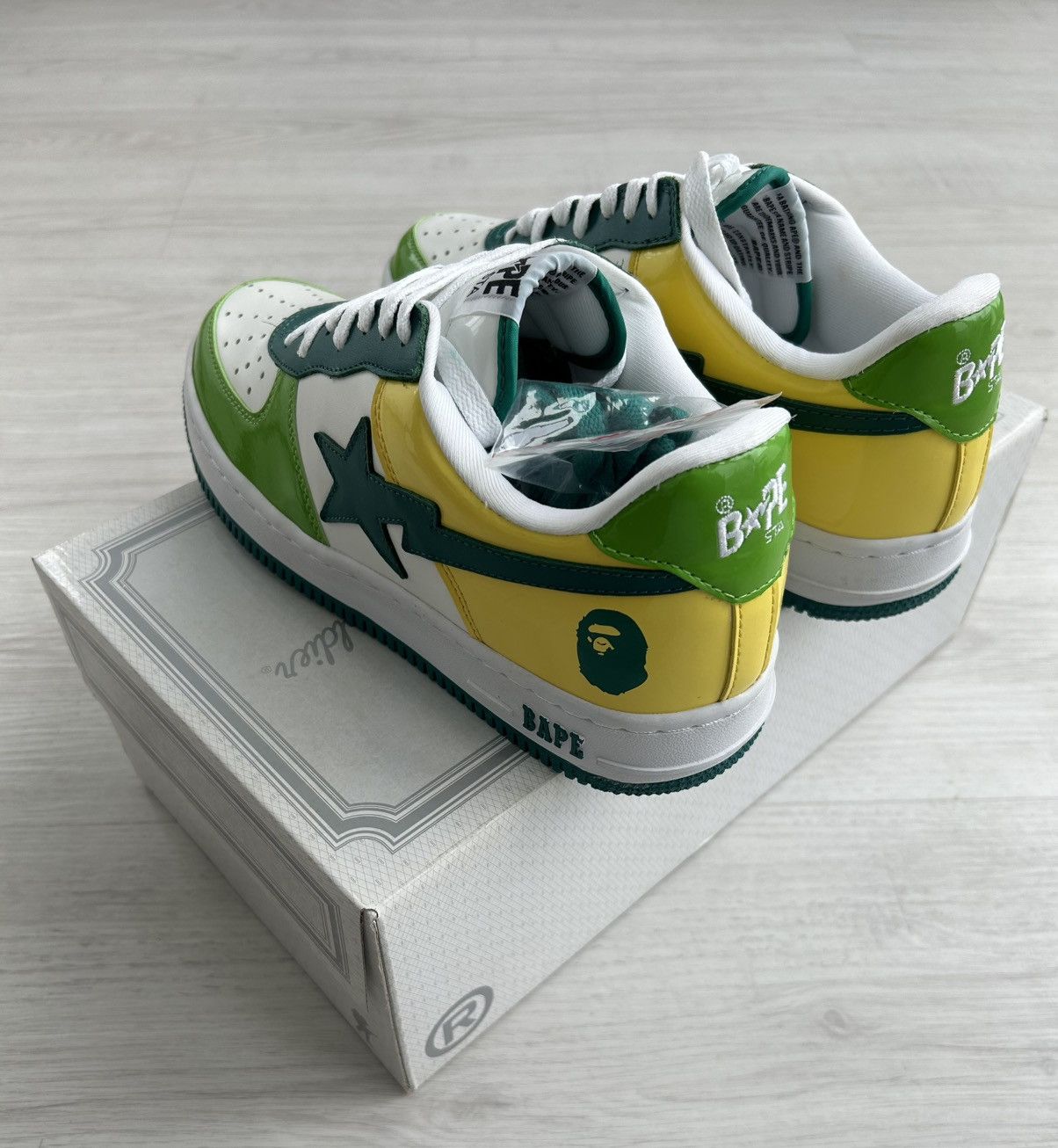 Bape VERY RARE OG 2009 A BATHING APE HONG KONG EXCLUSIVE BAPESTA Size US 9 / EU 42 - 3 Thumbnail