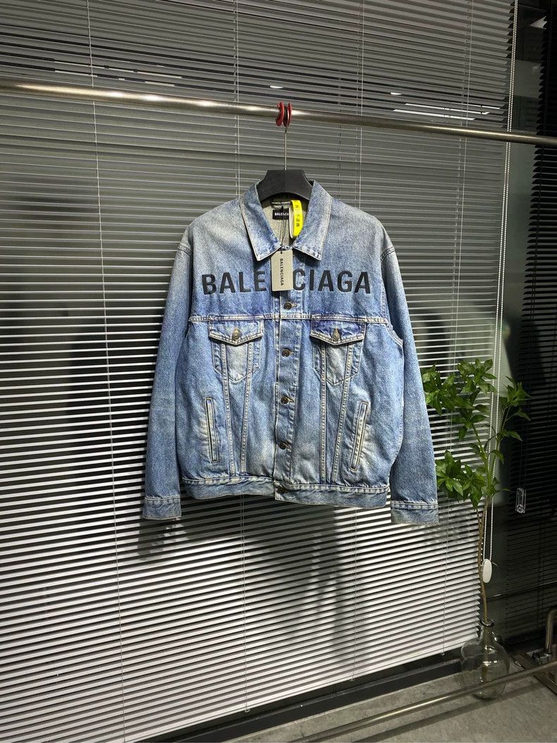 Balenciaga Balenciaga Denim jacket with embroidered logo Size US S / EU 44-46 / 1 - 1 Thumbnail
