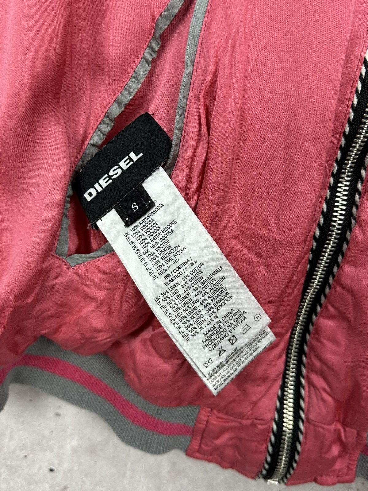 Diesel × Japanese Brand × Vintage Diesel Japanese Style Viscose Reversible Zip Women’s Bomber Size S / US 4 / IT 40 - 18 Thumbnail