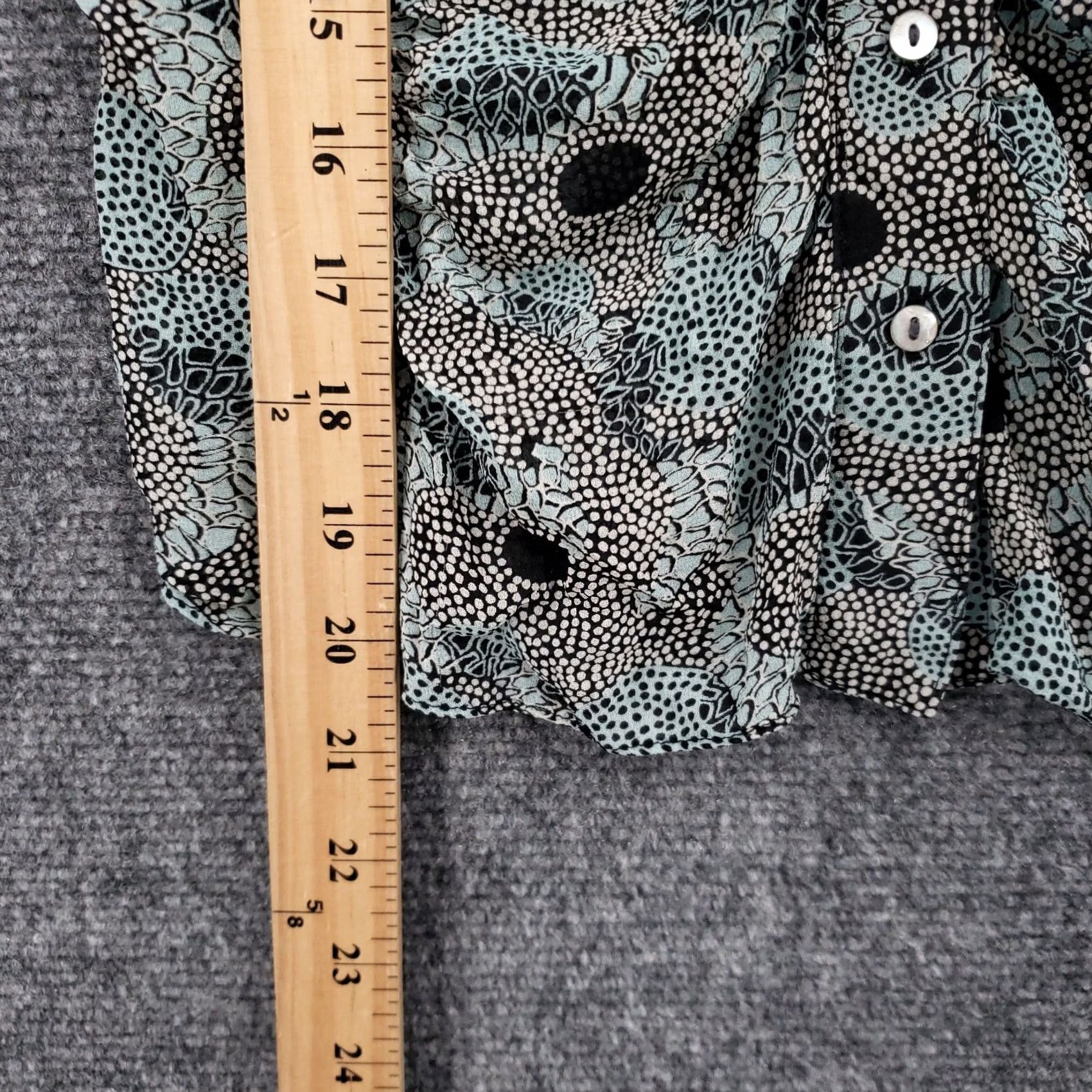 Vintage Max Studio Blouse Shirt Women M Blue Silk Floral Button V-Neck Cap Sleeve Casual Bohemian Classics 90s Theme? Size M / US 6-8 / IT 42-44 - 4 Thumbnail