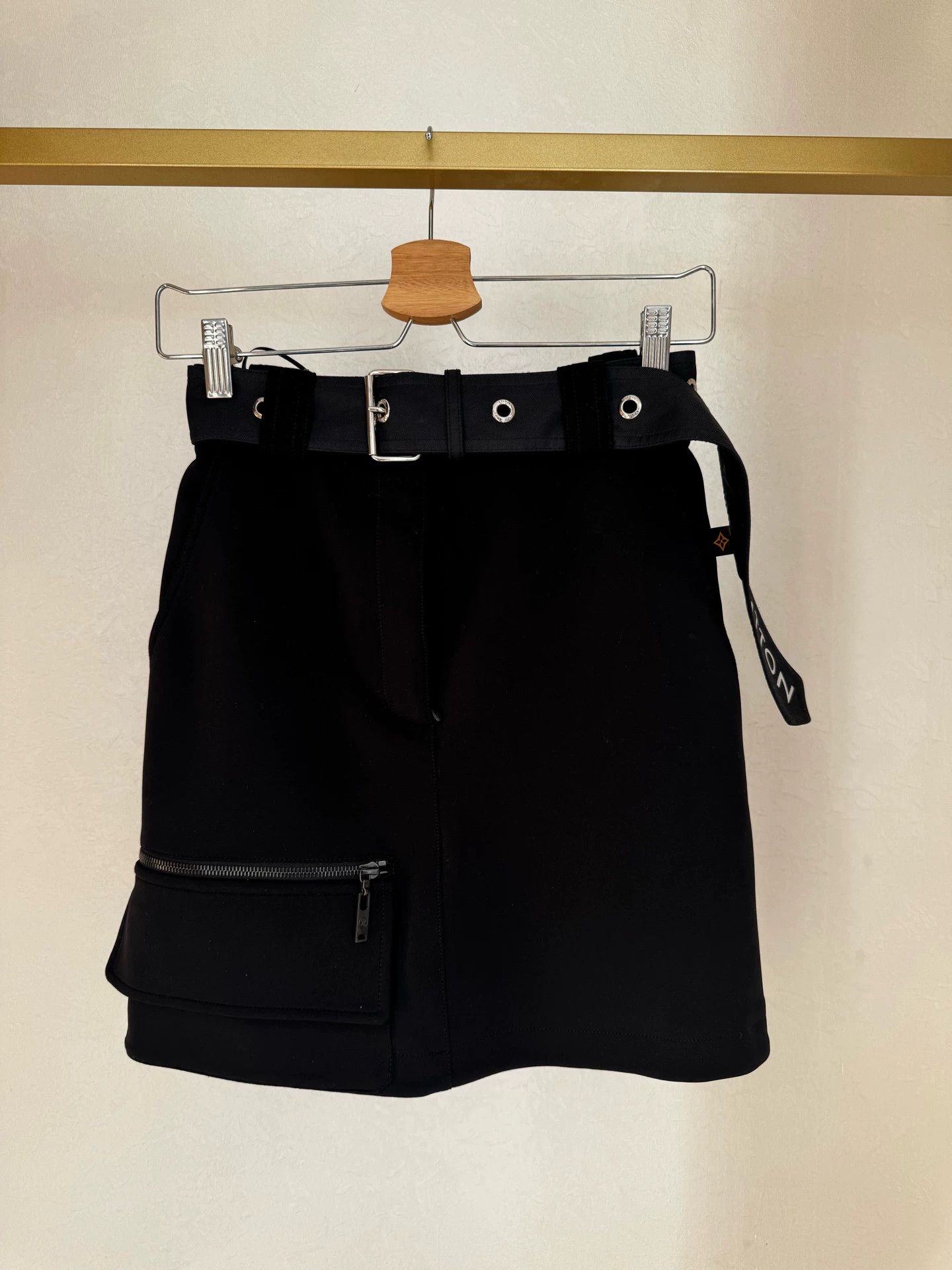 Louis Vuitton LV black high-waisted logo casual skirt 34 Size 25" / US 0 / IT 36 - 1 Thumbnail