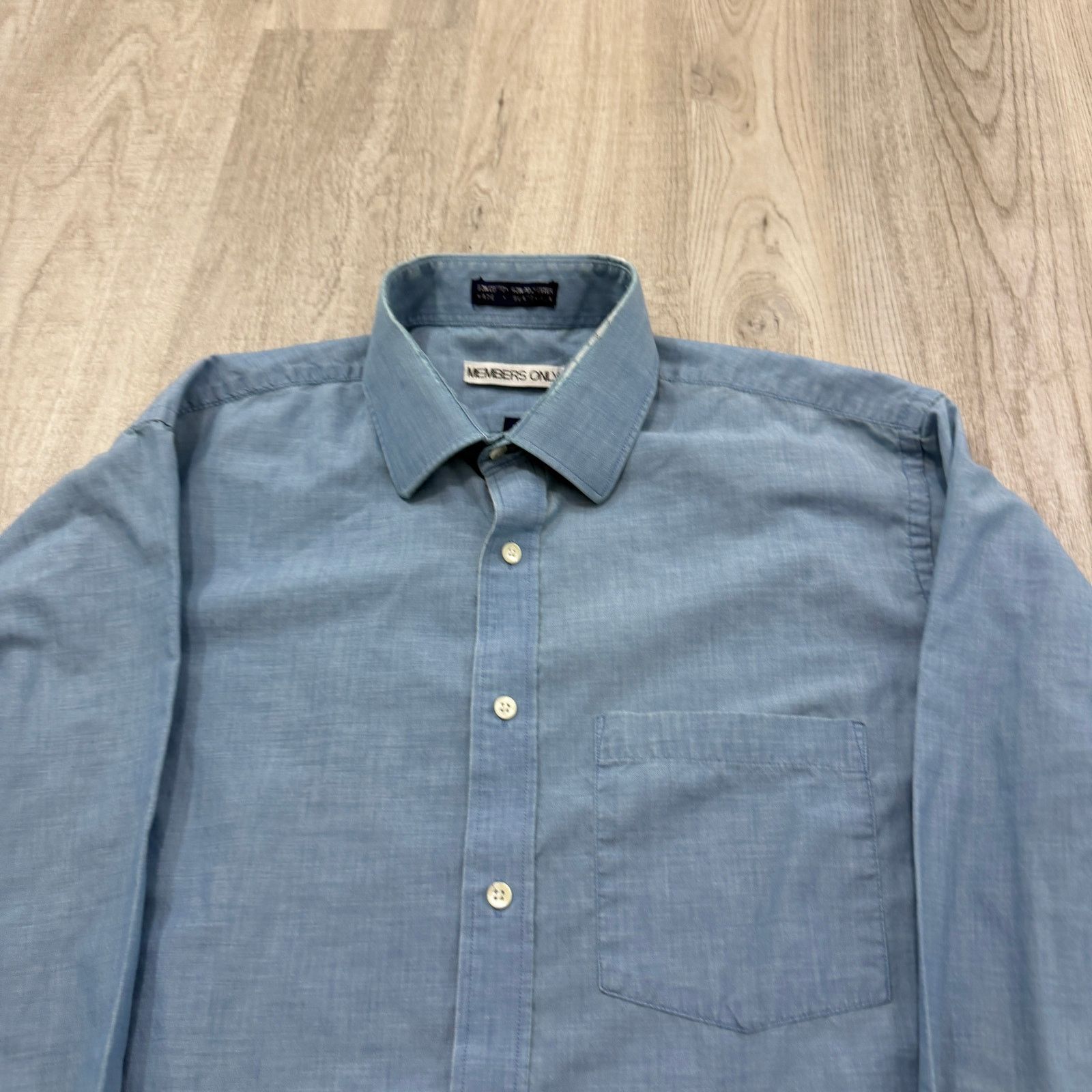 Vintage Vintage Members Only Chambray Button Shirt 16 Large Blue 70s Size US L / EU 52-54 / 3 - 3 Thumbnail
