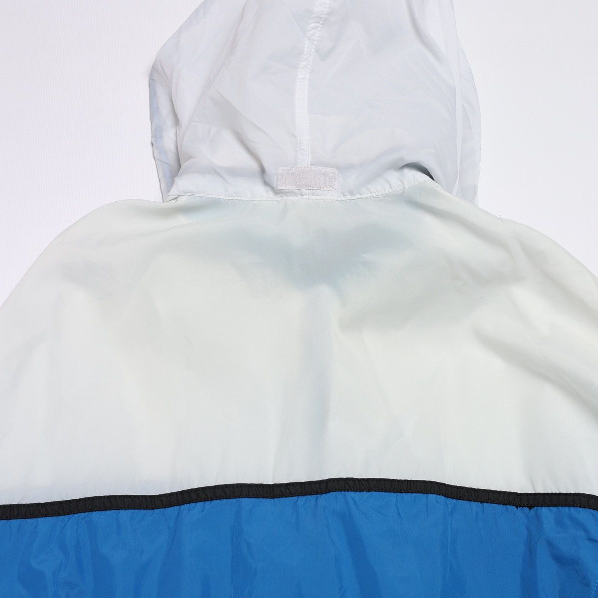 Nike Vintage Nike Windbreaker Light Jacket White Blue Green Size US XL / EU 56 / 4 - 12 Thumbnail