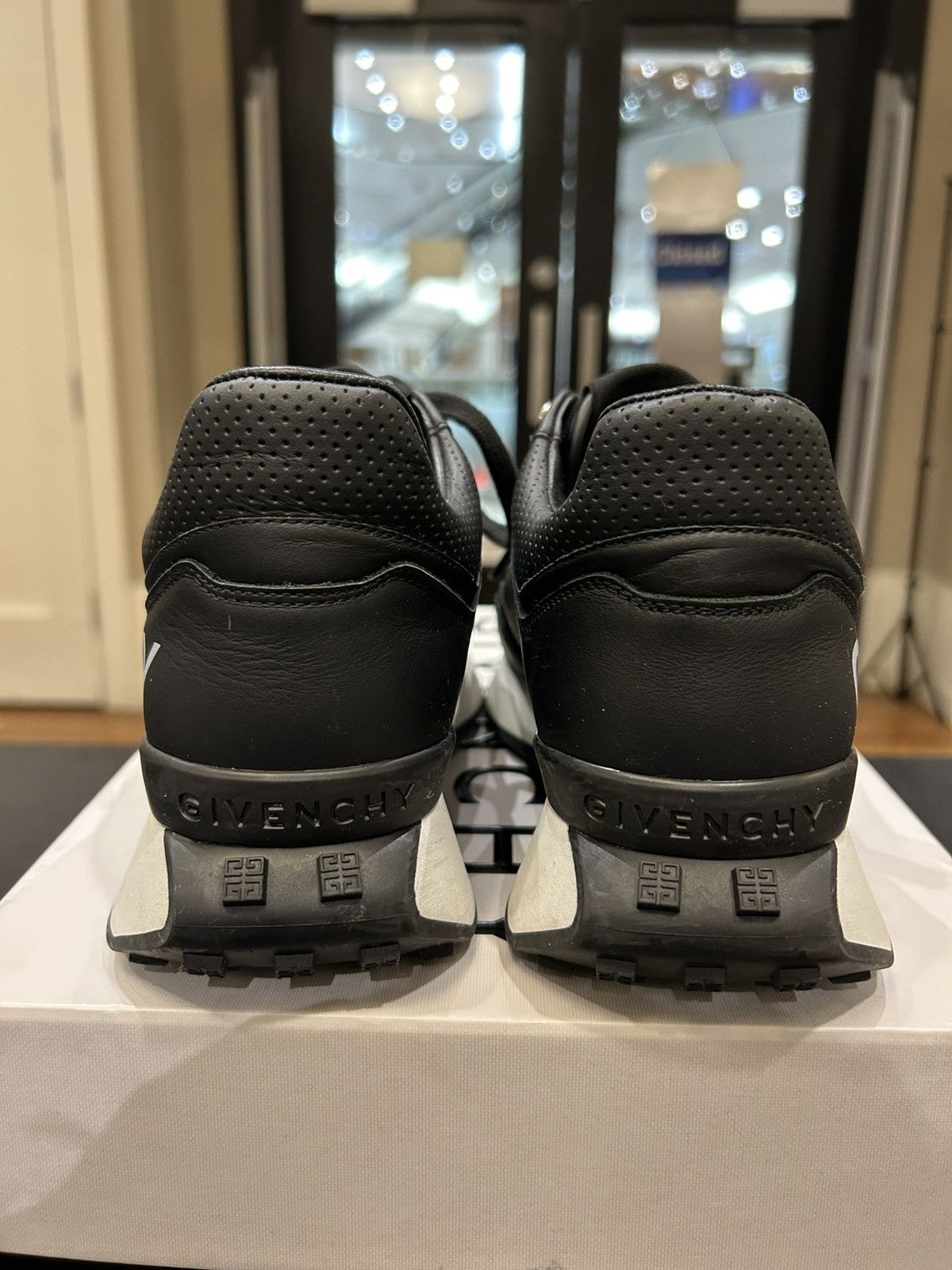 Givenchy Givenchy Spectre Runner Sneaker - Black Size US 5 / EU 37 - 3 Thumbnail