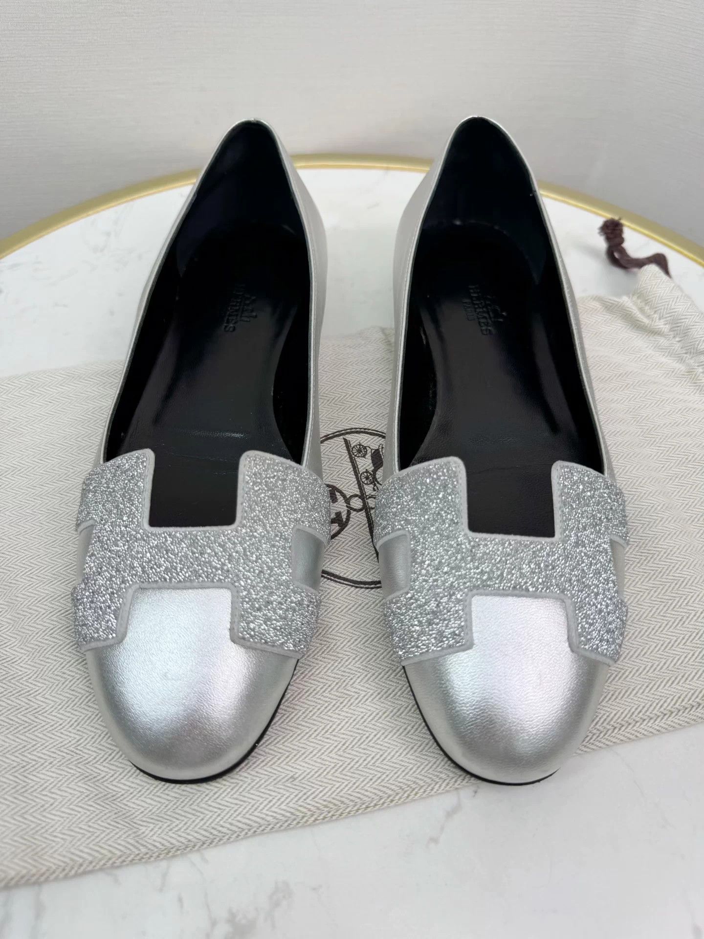 Hermes Hermes Authentic Flats EUR 37 Worn 2-3x Cleaned Size US 6 / IT 36 - 1 Thumbnail