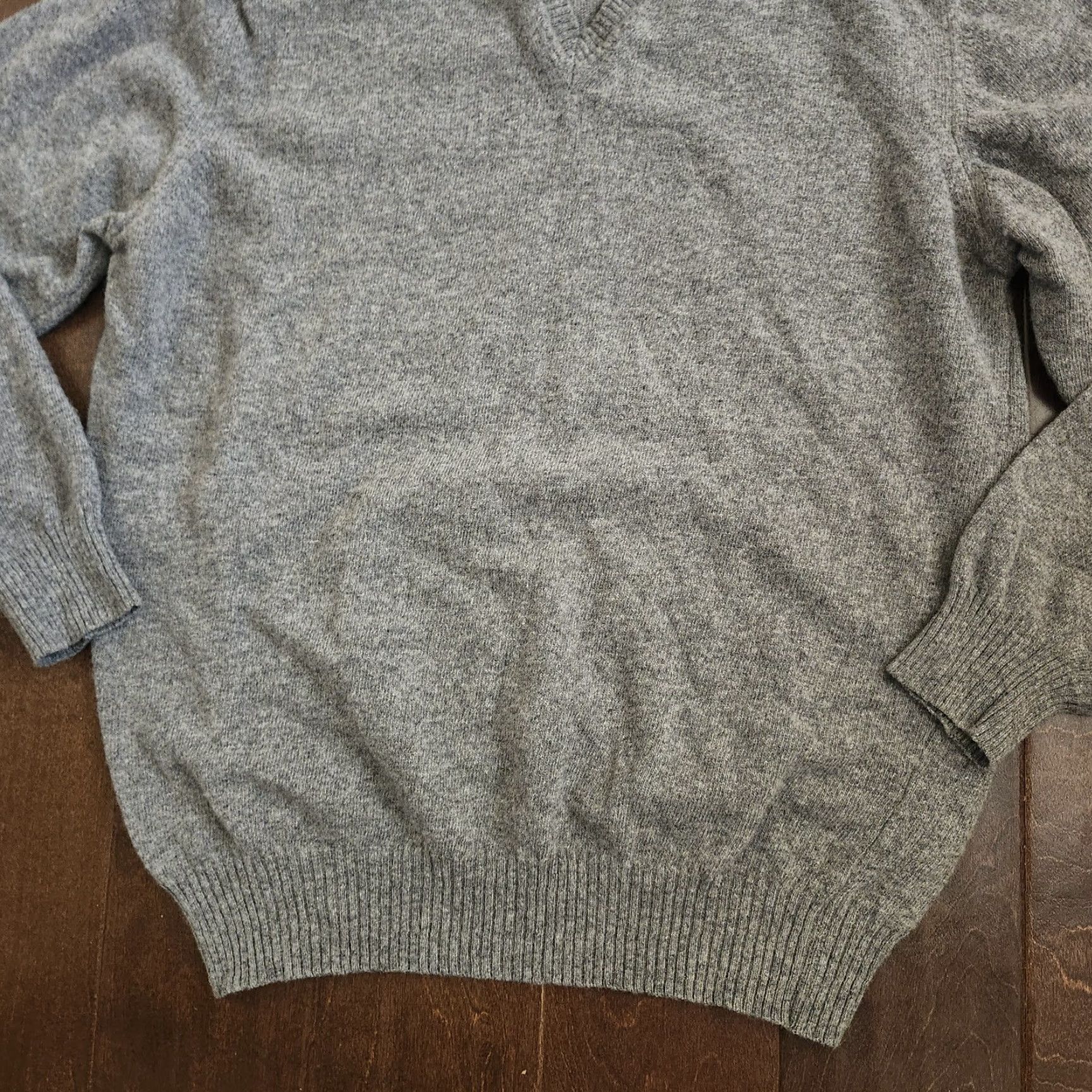 Zara Zara Man Basic Mens Gray Wool V Neck Sweater Pullover XL Wool V-Neck Mens Gray Knit Pullover XL Size US XL / EU 56 / 4 - 6 Thumbnail