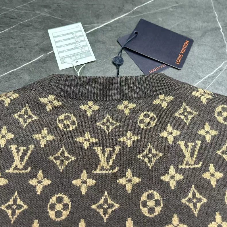 Louis Vuitton Louis Vuitton Graffiti Box Sweater M Size-2506 Size US M / EU 48-50 / 2 - 3 Thumbnail