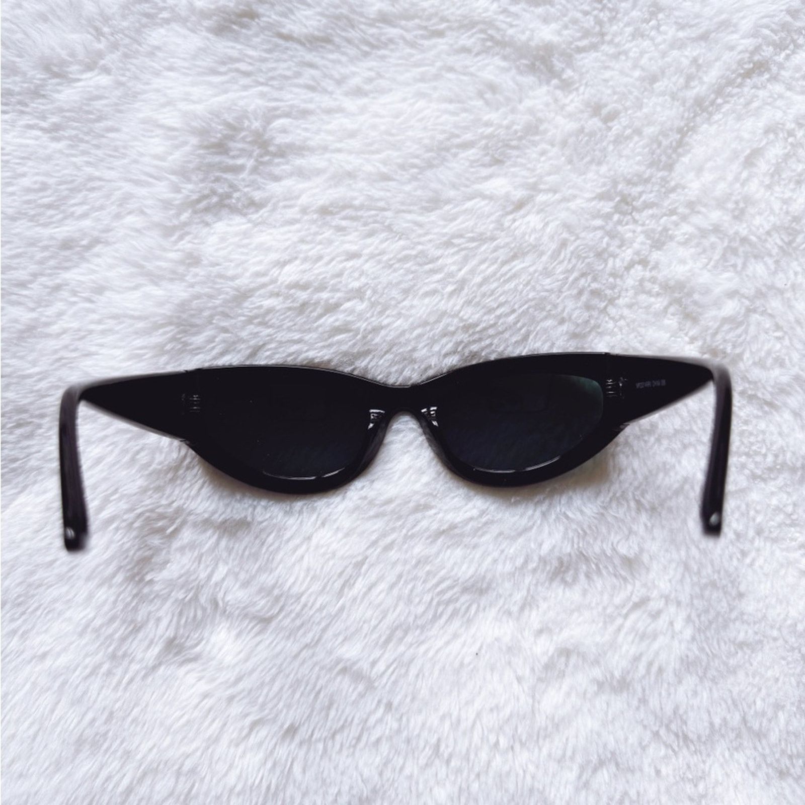 Other Francis Mirrored Red with Black Rim Sunglasses Size ONE SIZE - 11 Thumbnail