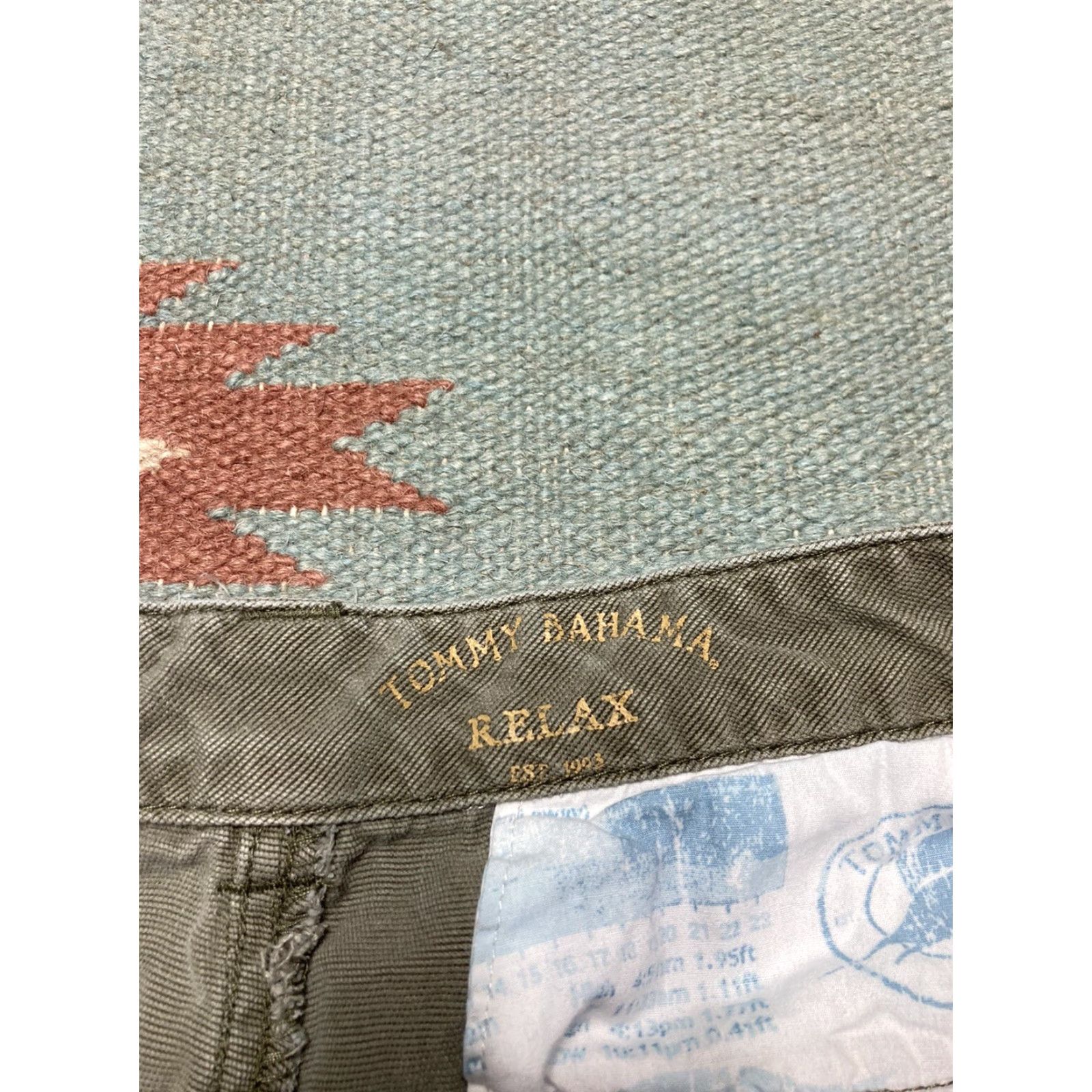 Tommy Bahama Tommy Bahama Relax Cargo Shorts Men 42 Gray Flat Front Pockets Casual 9" Inseam EUC Mens Size US 41 - 5 Thumbnail