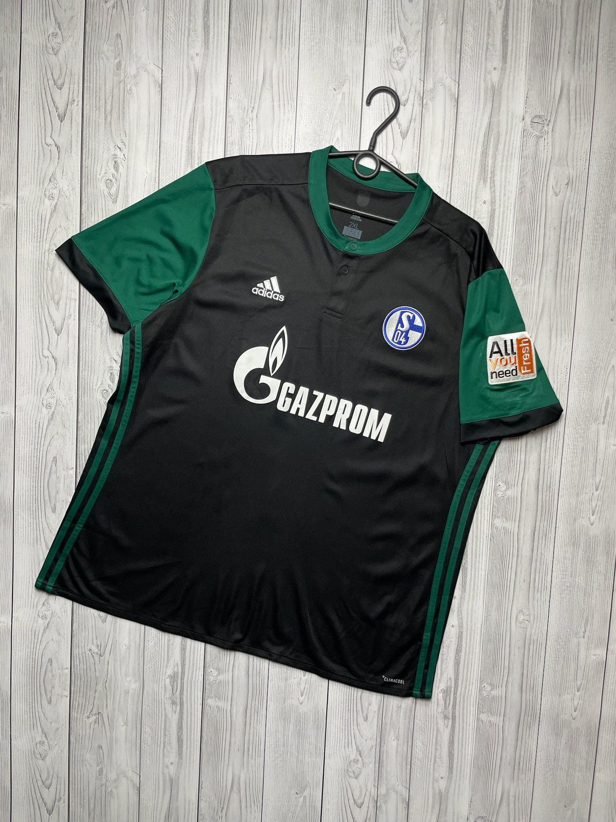 Adidas × Vintage Vintage adidas Shalke 04 soccer jersey size XXL black away Size US XXL / EU 58 / 5 - 1 Thumbnail