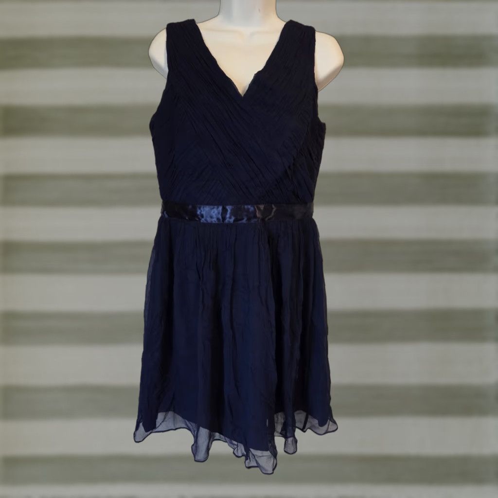 Donna Morgan VINTAGE Donna Morgan Navy Blue Crinkle Silk Cocktail Dress 8 Mini Dress Eveningwear 1990s Womens Shown as Cocktail Dress Size M / US 6-8 / IT 42-44 - 1 Thumbnail