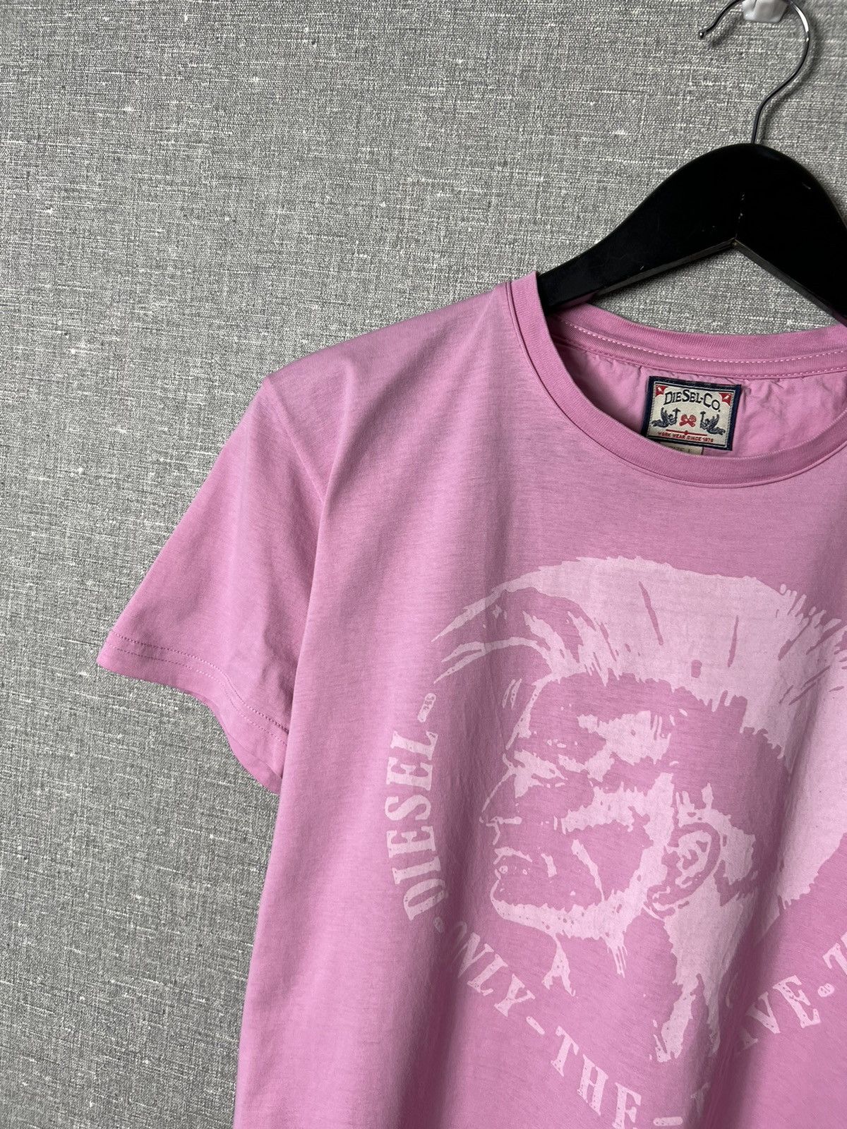Diesel Rare Vintage Diesel Big Logo Pink Tee Size US L / EU 52-54 / 3 - 2 Thumbnail