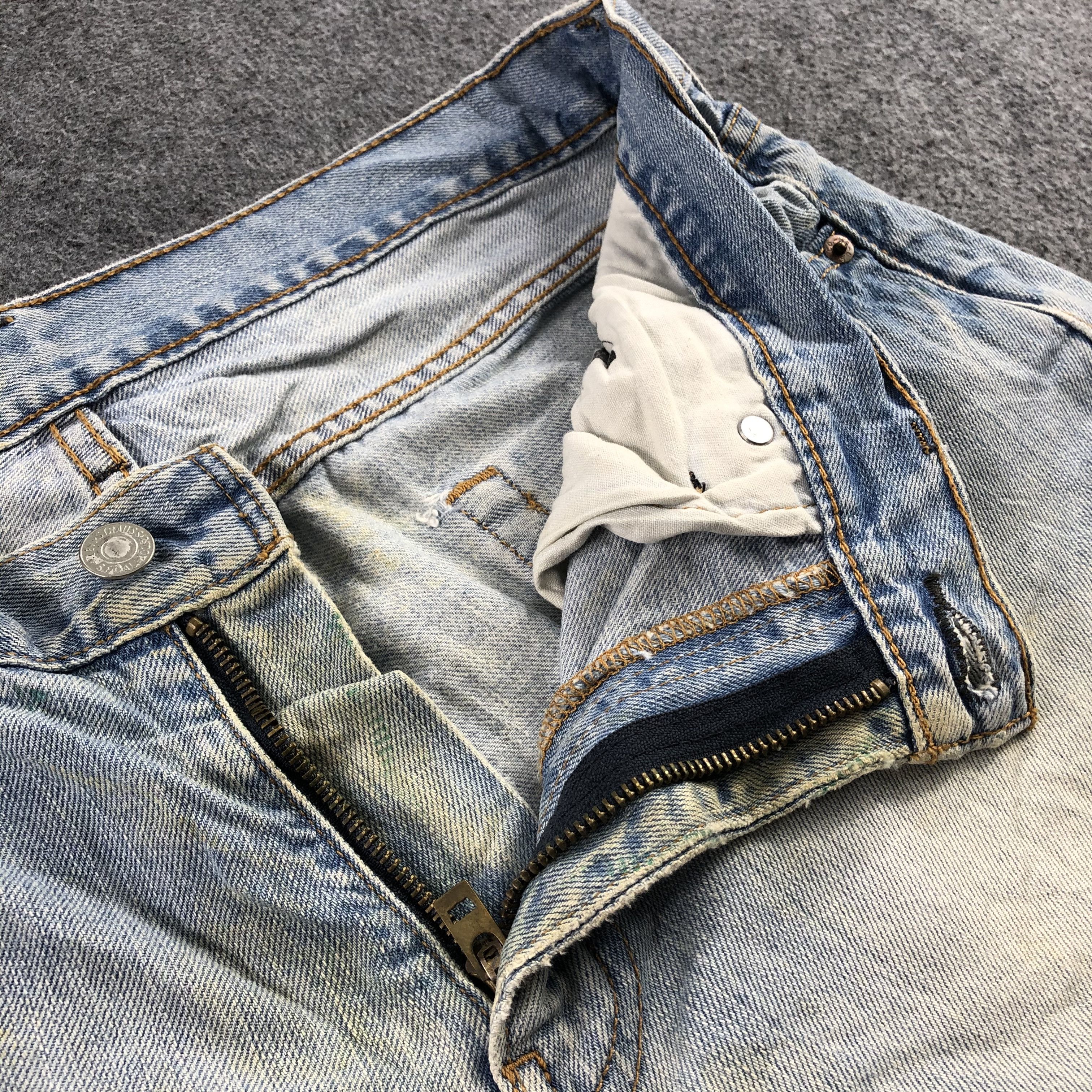 Levi's Vintage Light Wash Levis 511 Jeans-J2281 Size US 35 - 8 Thumbnail
