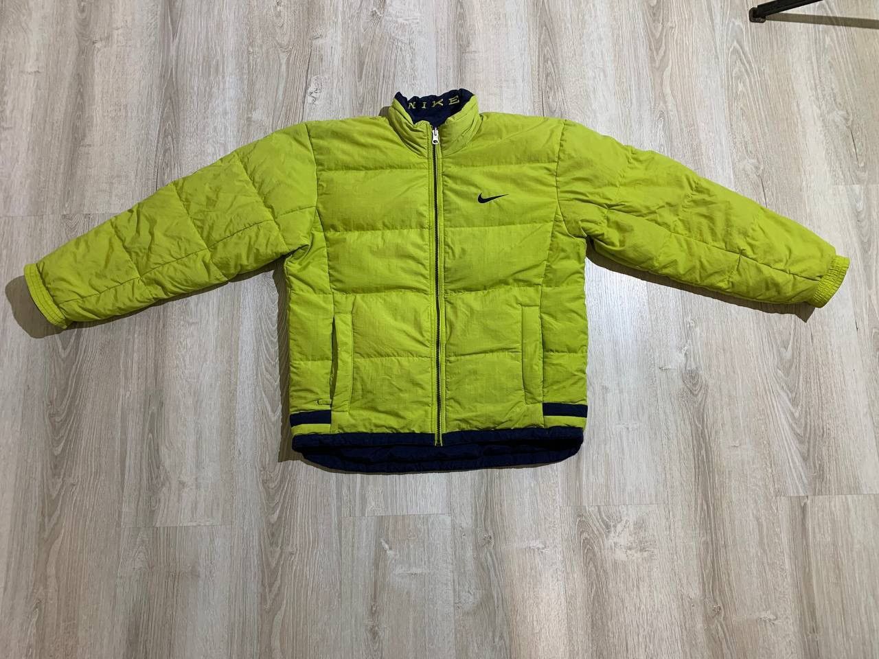 Vintage Mens vintage reversible puffer jacket Nike Size S Size US S / EU 44-46 / 1 - 1 Thumbnail