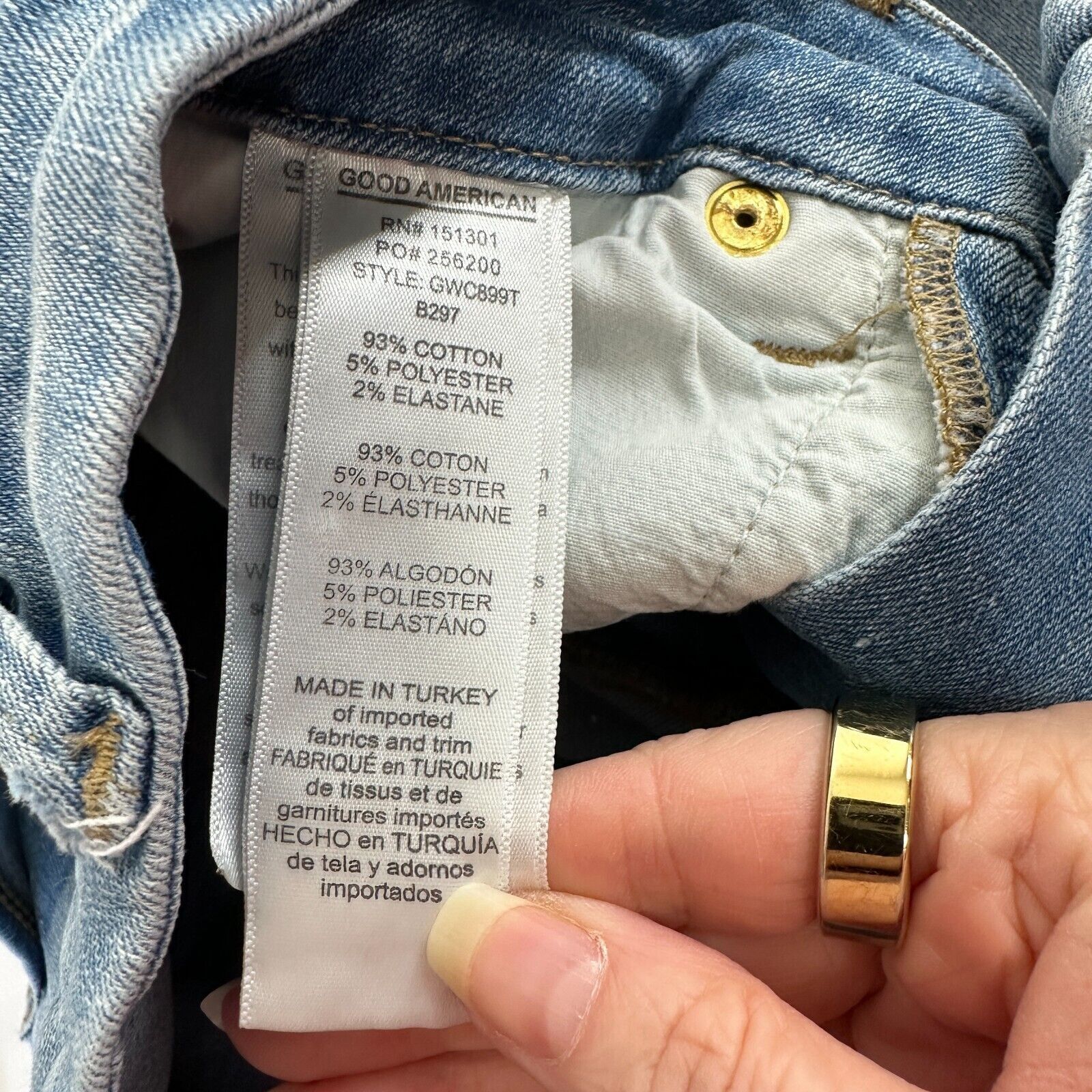 Good American Good American Good Waist Crop Distressed Knee Jean 6 / 28 Size 28" / US 6 / IT 42 - 7 Thumbnail