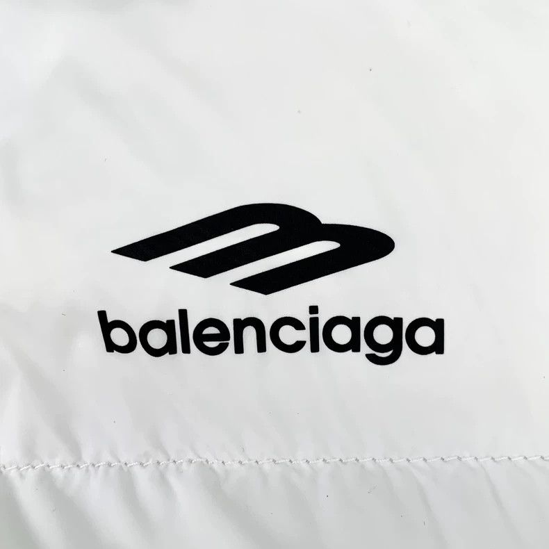 Balenciaga Balenciaga size 48 White logo printed zipper down jacket v Size M / US 6-8 / IT 42-44 - 5 Thumbnail