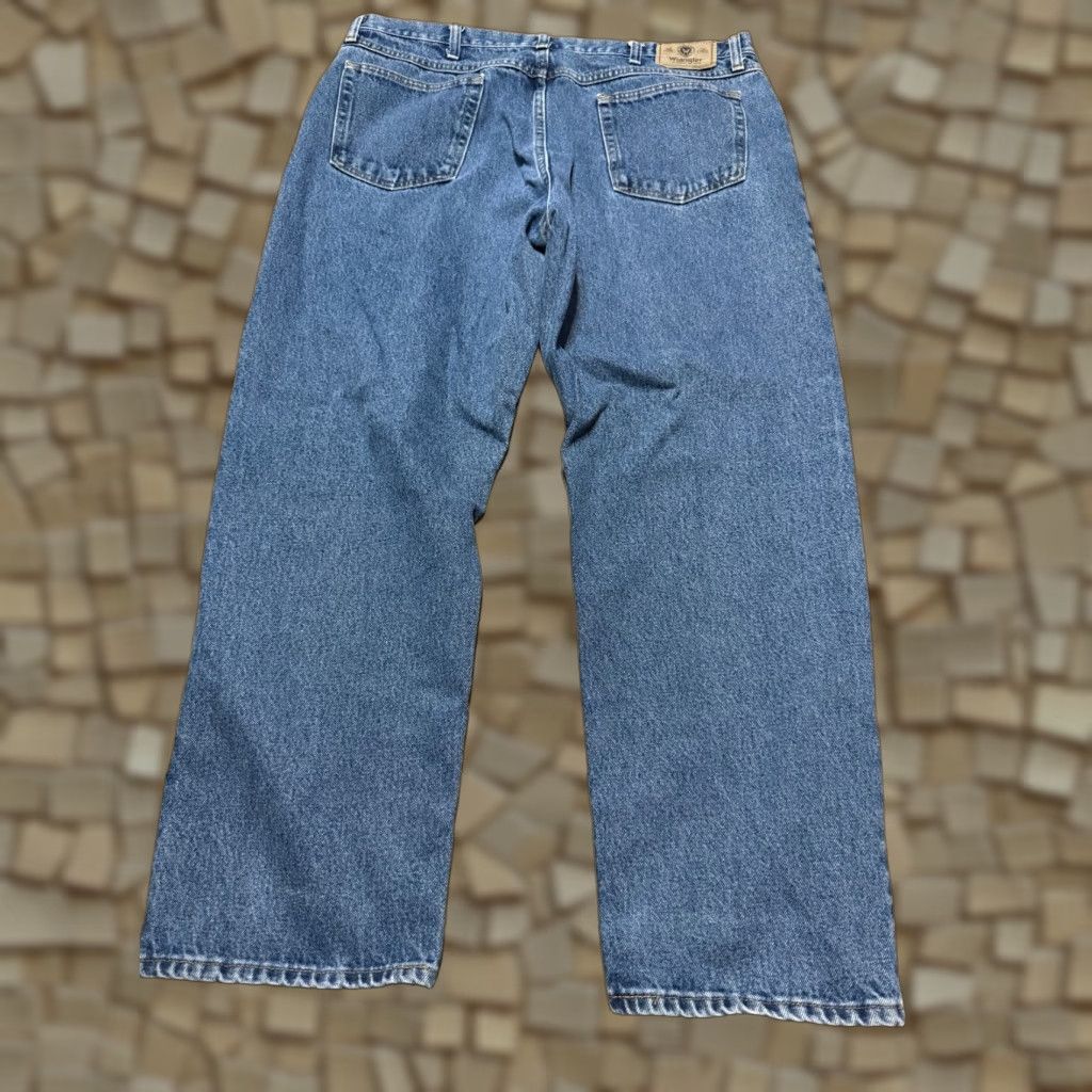 Wrangler Wrangler Jeans Mens 40x30 Blue Denim Straight Leg Pockets Medium Wash Regular Inseam 30in 5-Pocket Design Vintage: No) Size US 40 / EU 56 - 1 Thumbnail