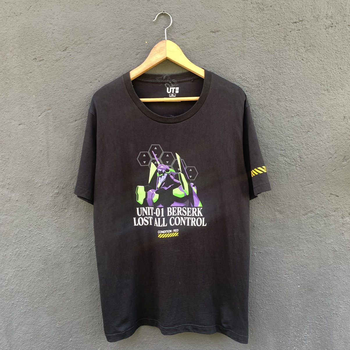 Uniqlo Thrashed Evangelion Anima X Uniqlo Tee Size US XL / EU 56 / 4 - 1 Thumbnail