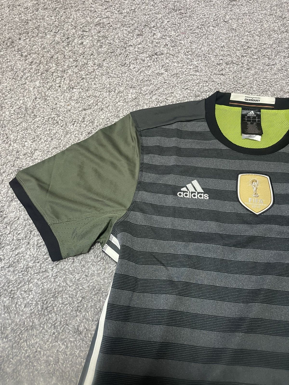 Adidas GERMANY 2016-2019 AWAY FOOTBALL SOCCER JERSEY L ADIDAS Size US L / EU 52-54 / 3 - 4 Thumbnail