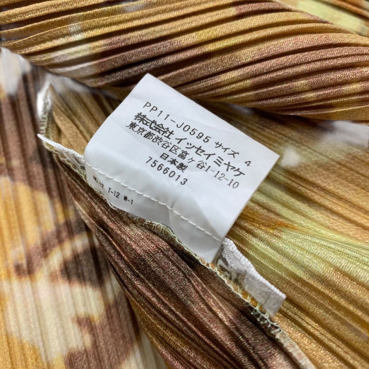 Issey Miyake × Pleats Please Issey Miyake Issey Miyake Pleats Please Blouse Size M / US 6-8 / IT 42-44 - 8 Thumbnail