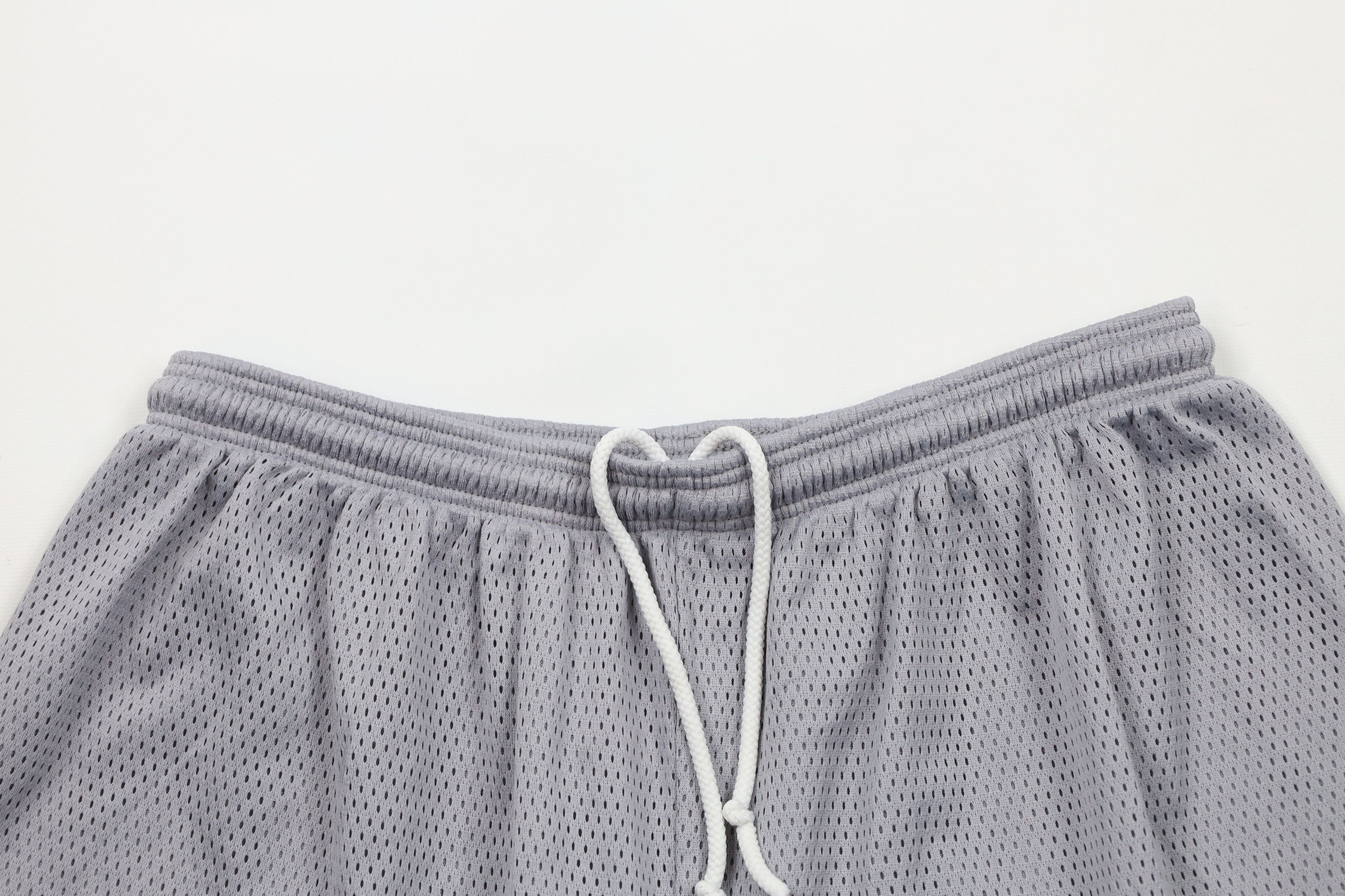 Vintage Vintage 90s University of Michigan Above Knee Shorts Gray Size US 34 / EU 50 - 2 Thumbnail